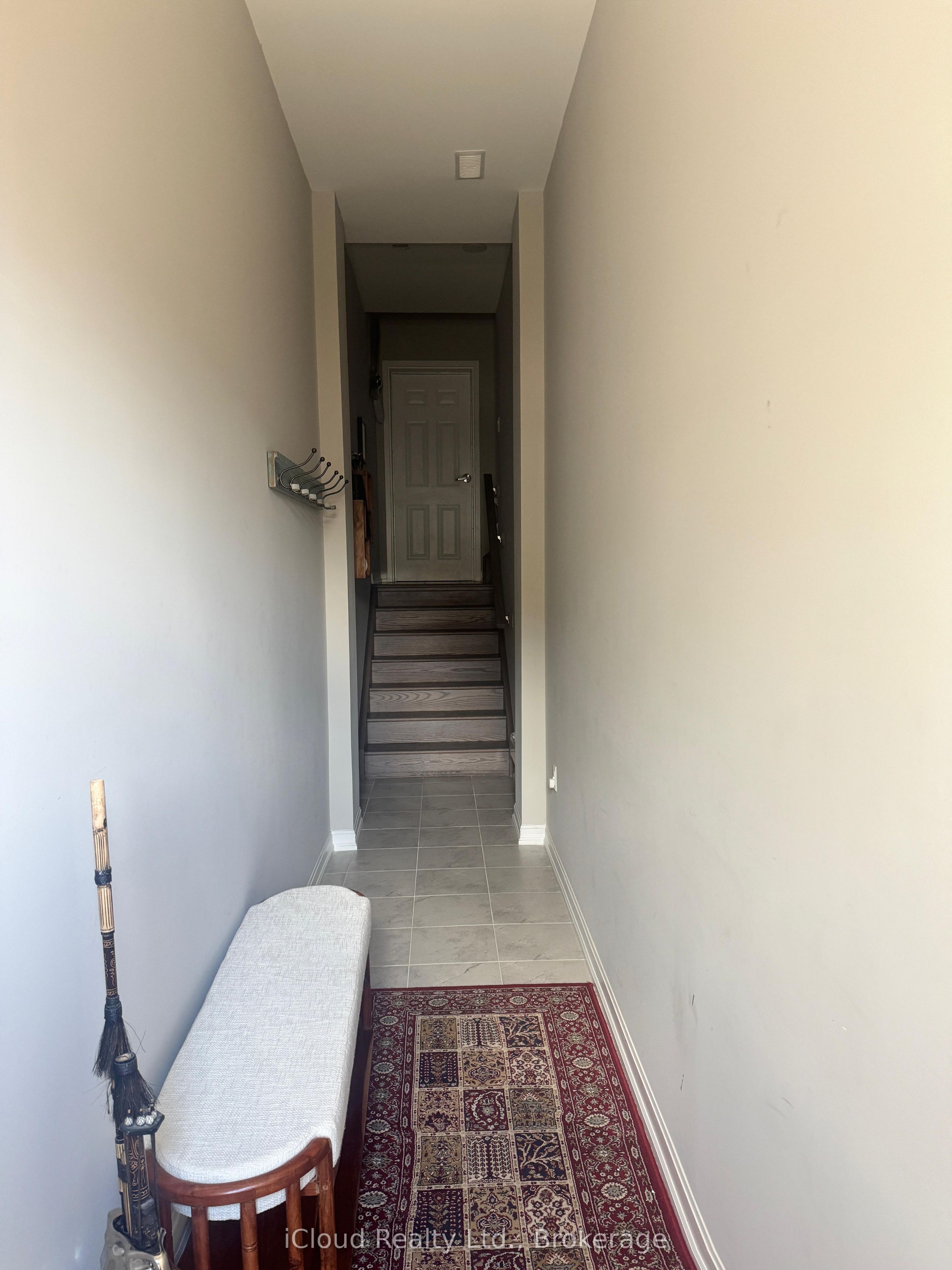126 Burnhamthorpe Road E Property Photo 2
