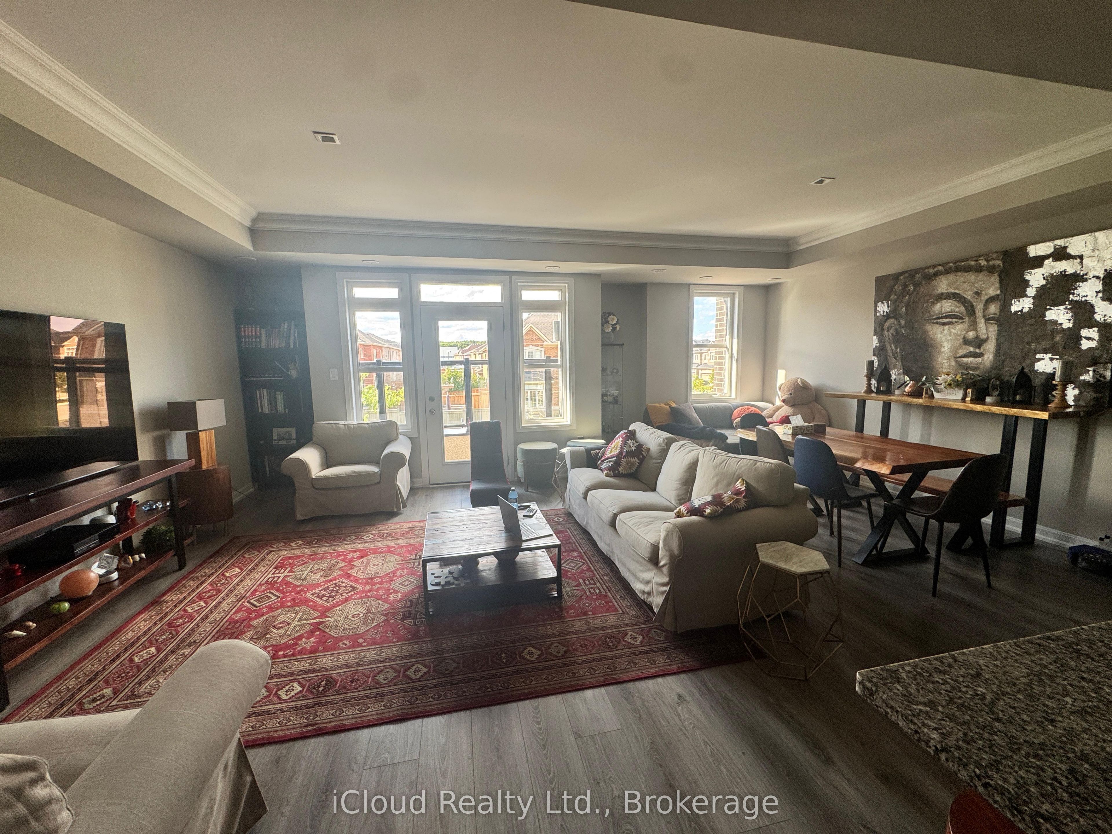 126 Burnhamthorpe Road E Property Photo 12