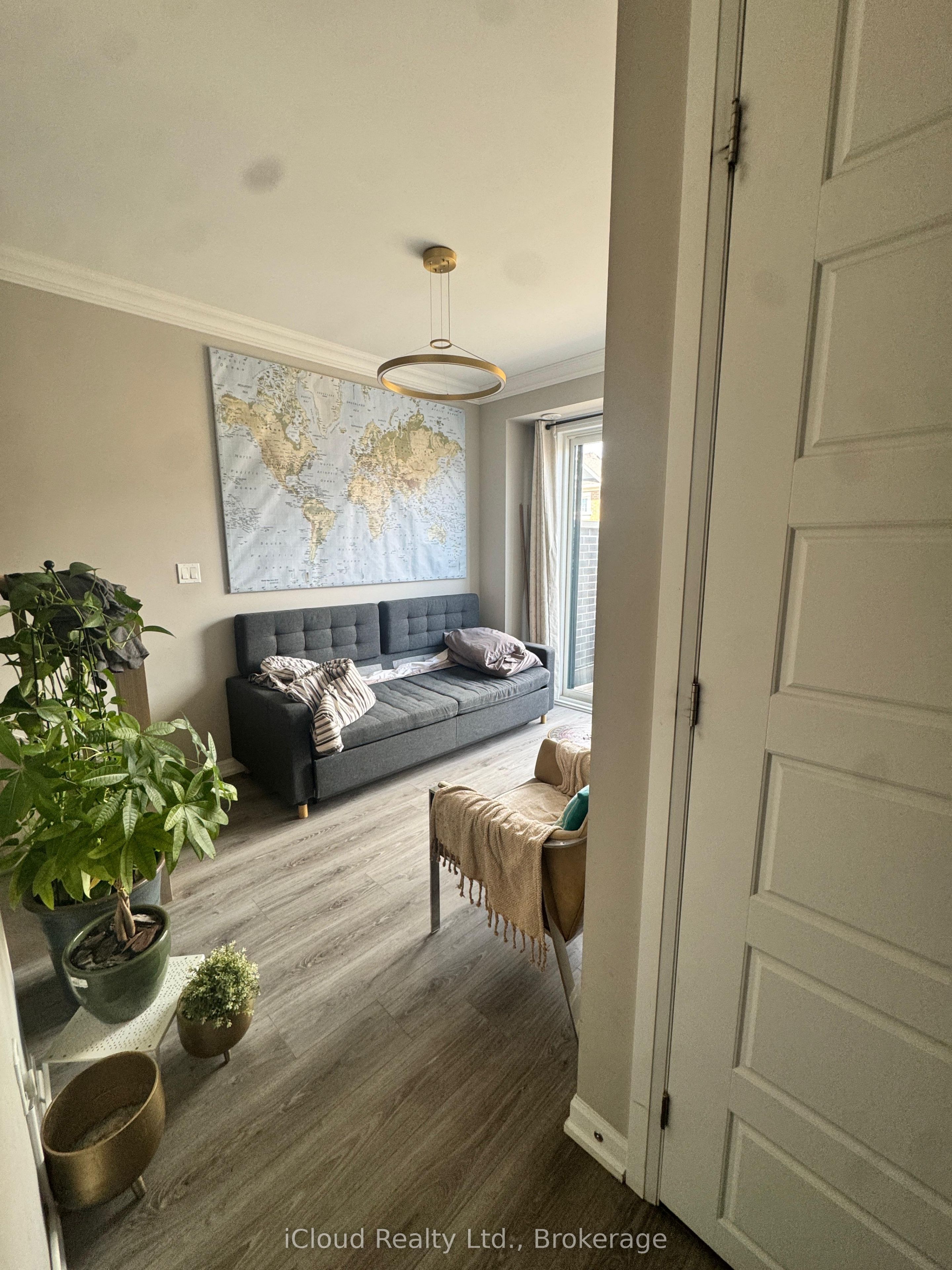 126 Burnhamthorpe Road E Property Photo 17