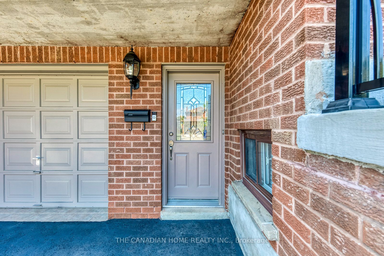 5472 Bourget Drive Property Photo 3
