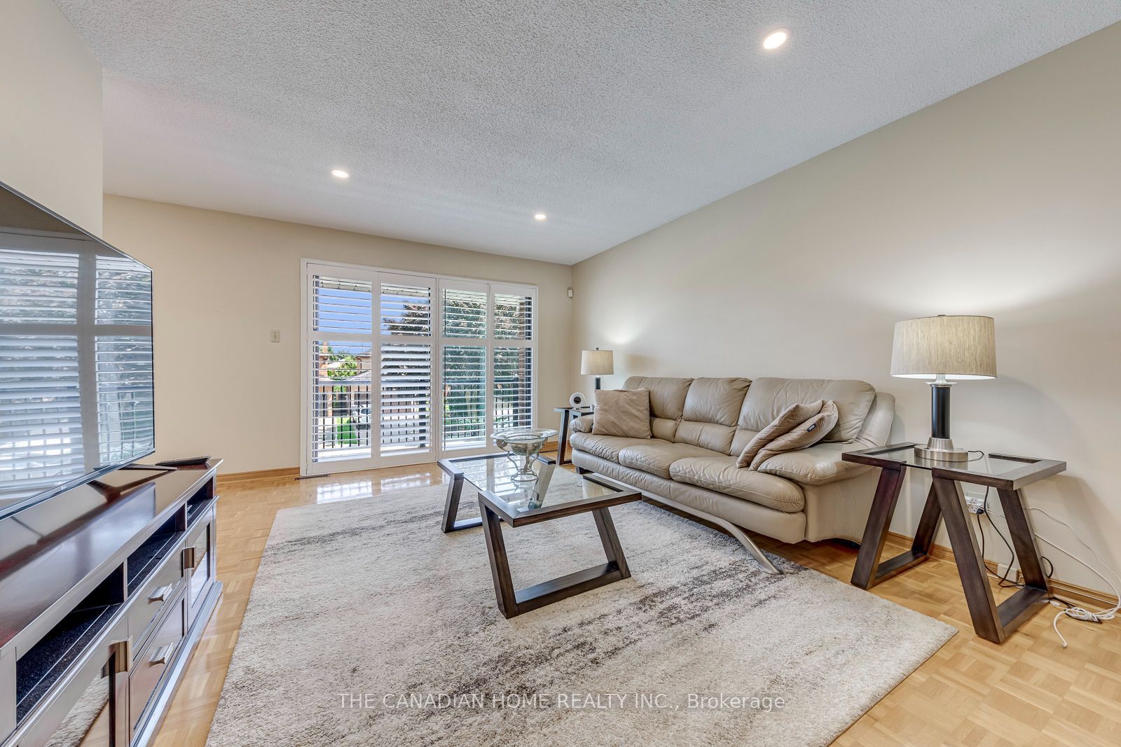 5472 Bourget Drive Property Photo 10