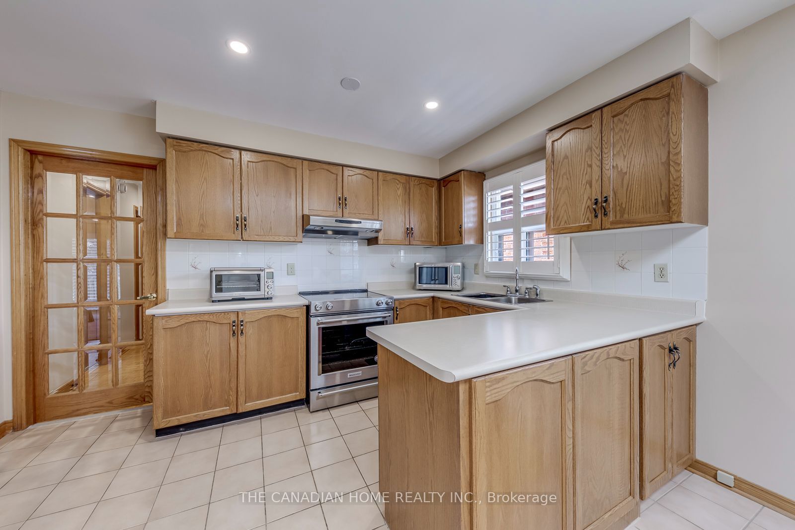 5472 Bourget Drive Property Photo 19