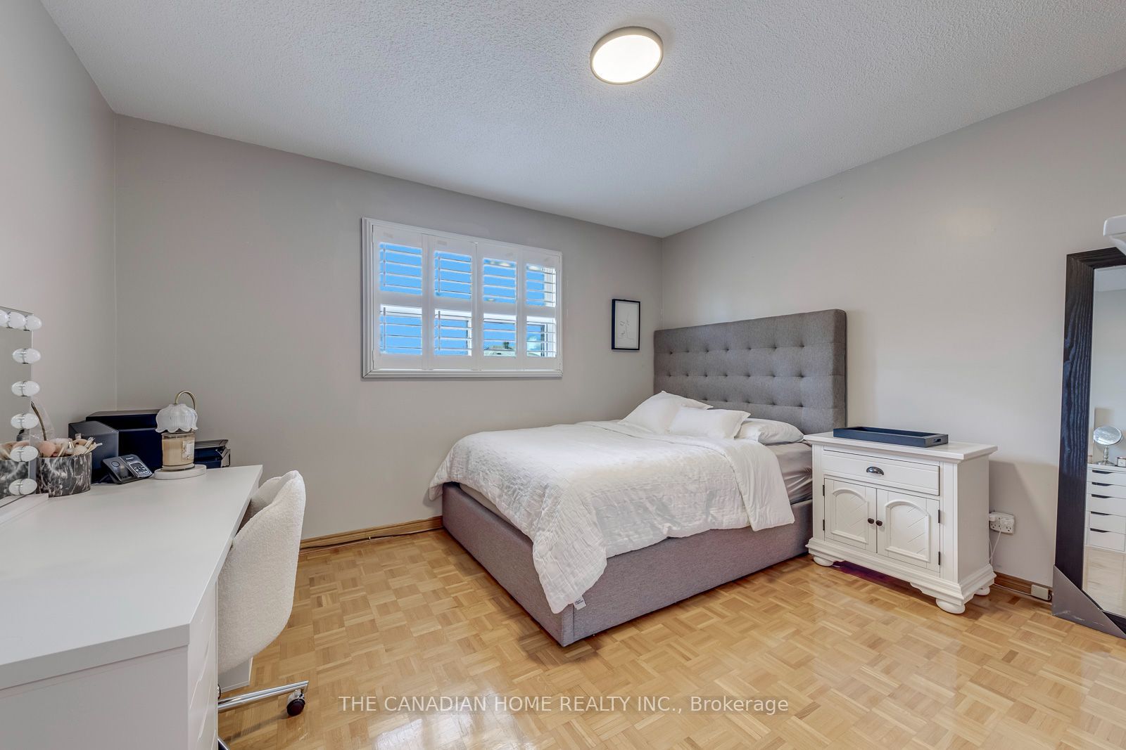 5472 Bourget Drive Property Photo 24
