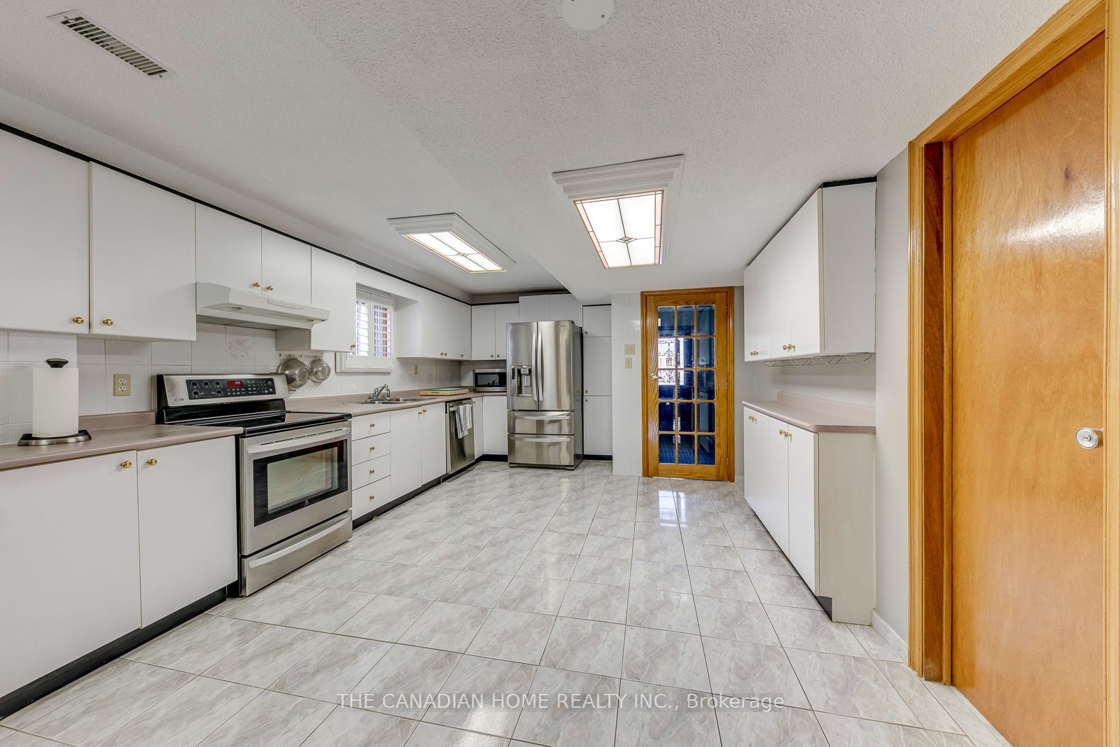 5472 Bourget Drive Property Photo 32