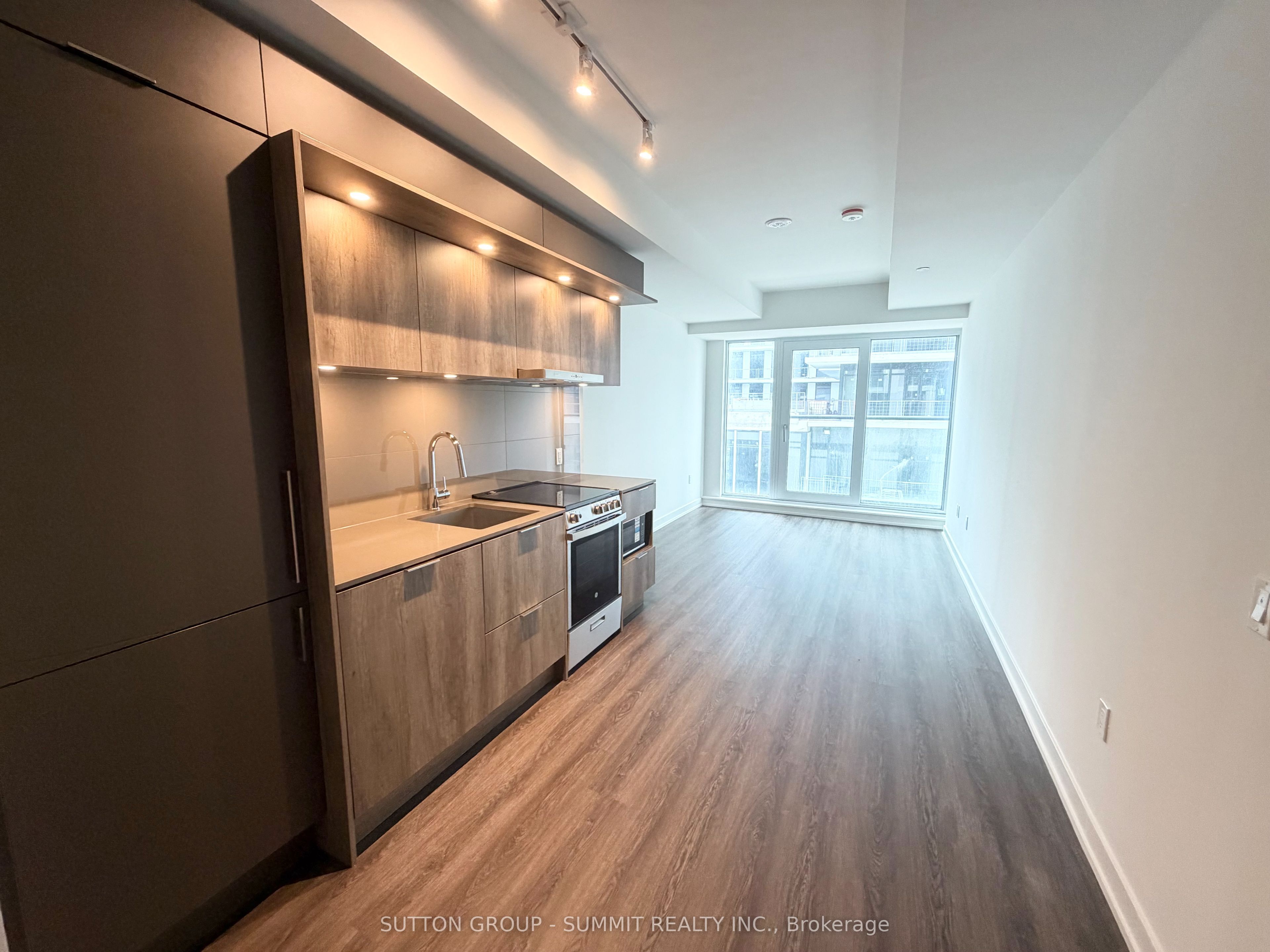 448 Burnhamthorpe Road W 324 Property Photo 1