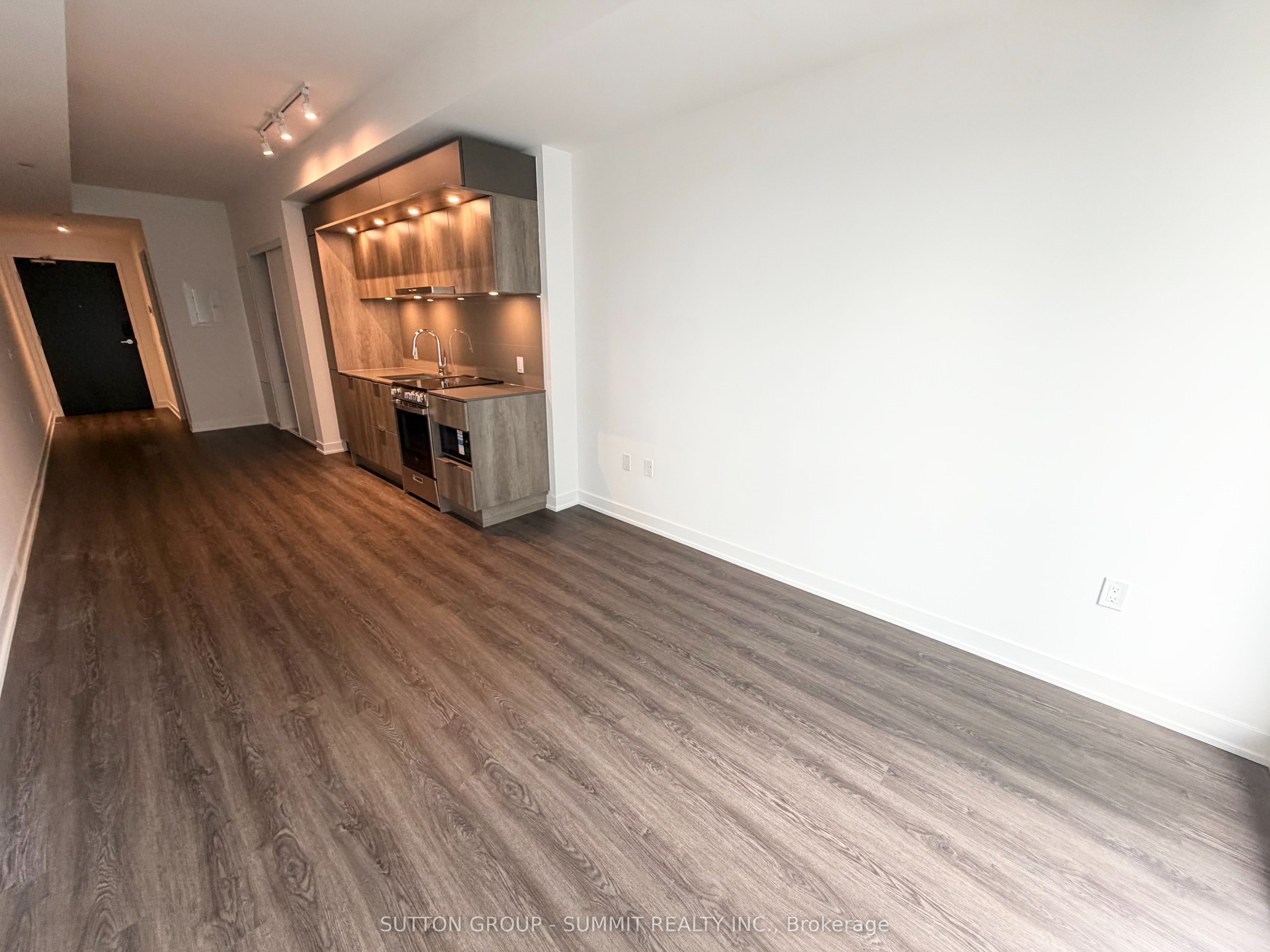 448 Burnhamthorpe Road W 324 Property Photo 3