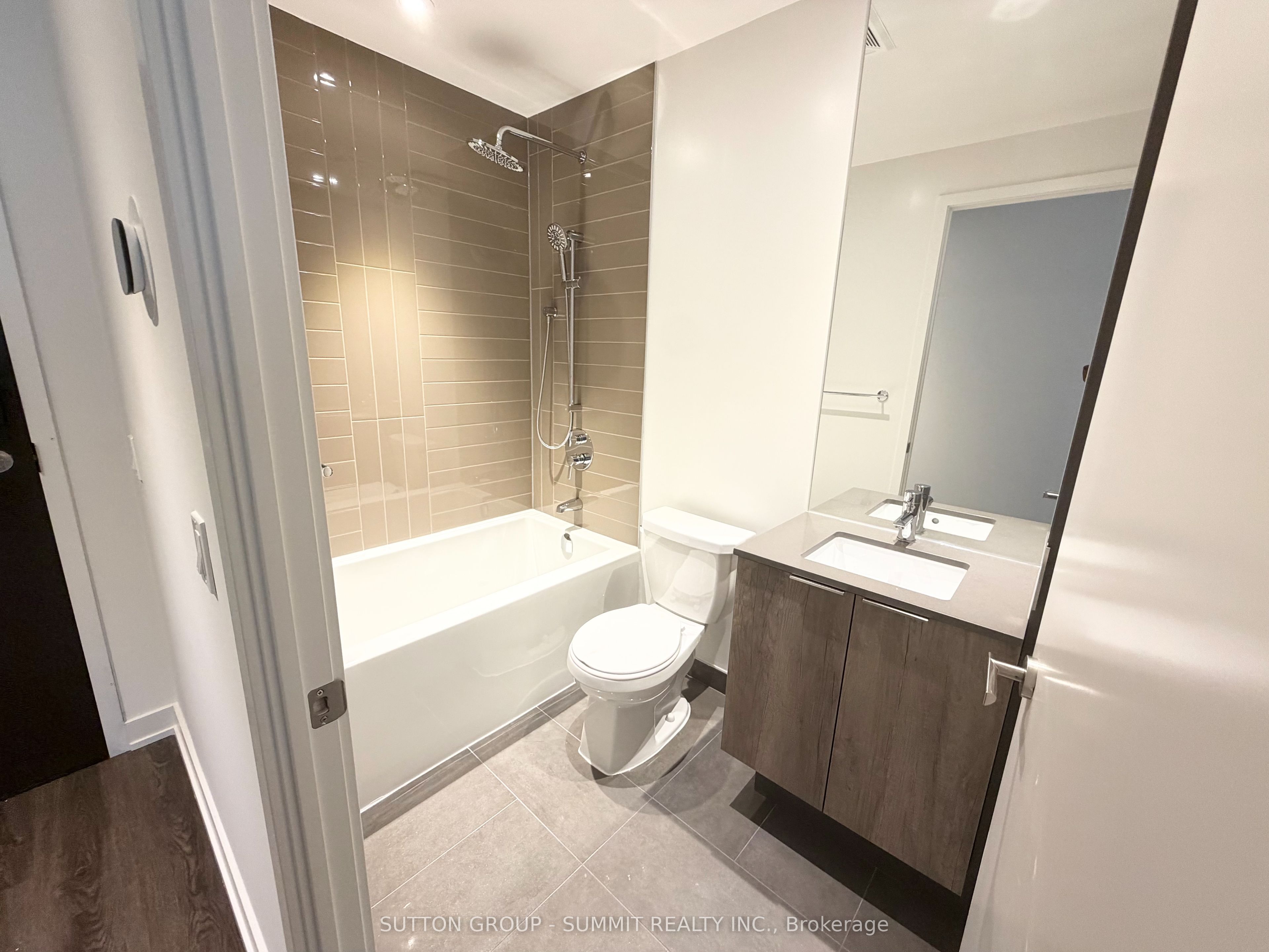 448 Burnhamthorpe Road W 324 Property Photo 5