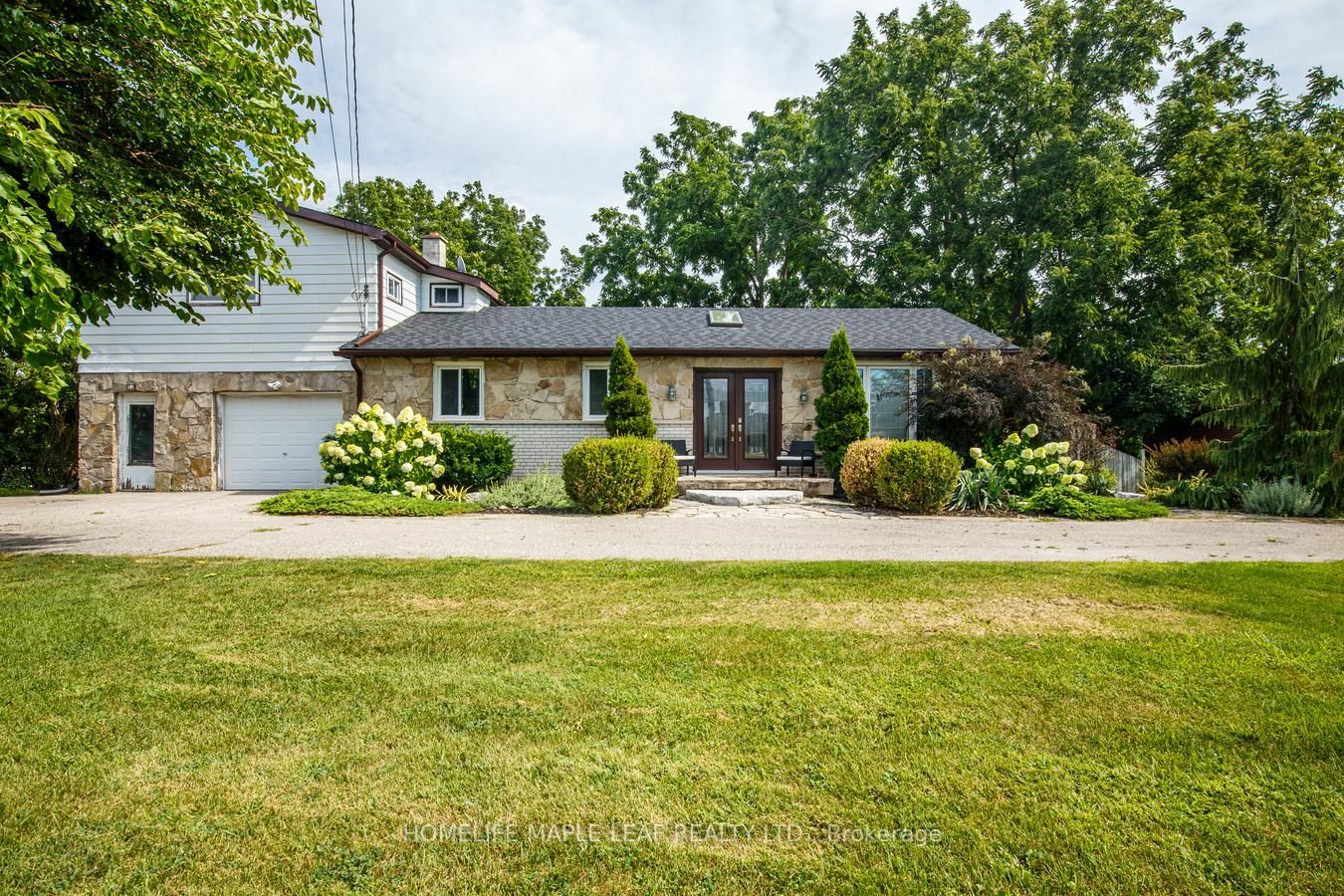 7820 5 Side Road Property Photo 2