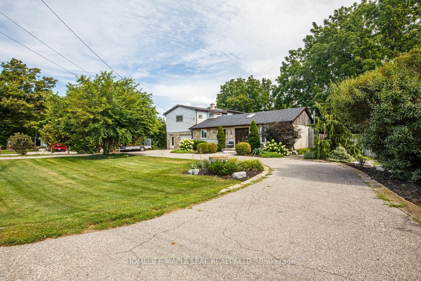 7820 5 Side Road Property Photo 3