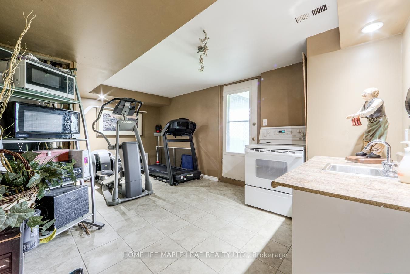 7820 5 Side Road Property Photo 32