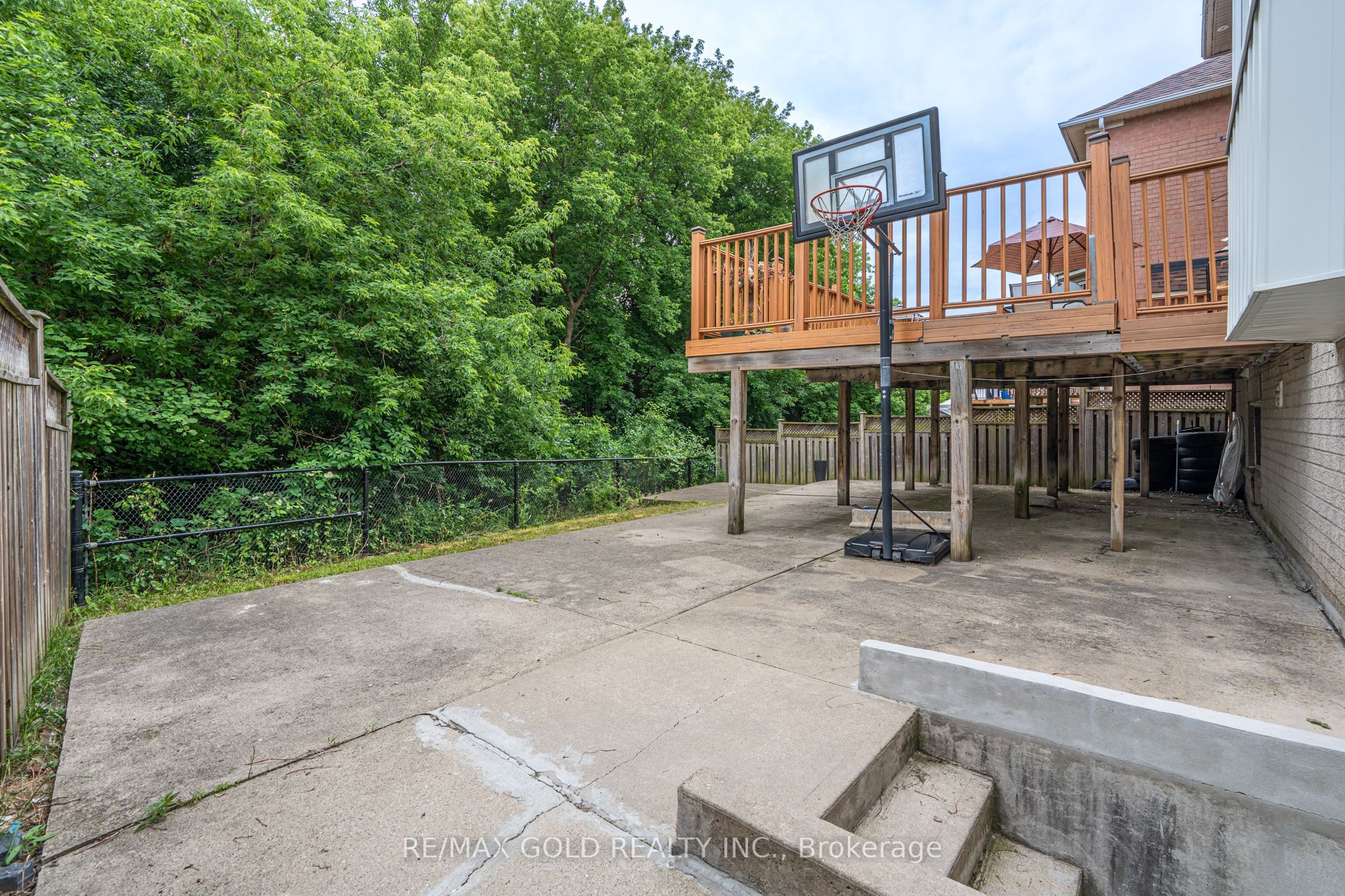 141 Whitwell Drive Property Photo 41