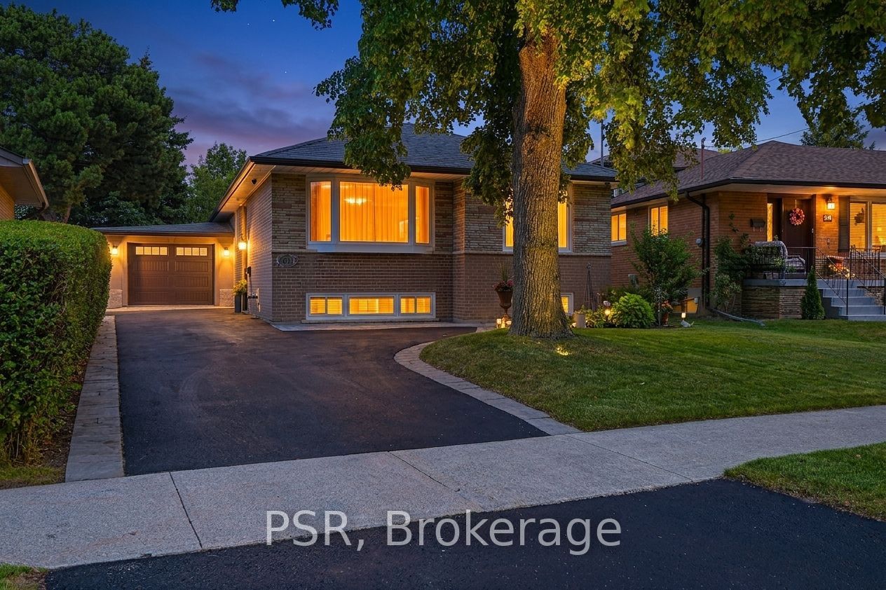61 Robinglade Drive Property Photo 1