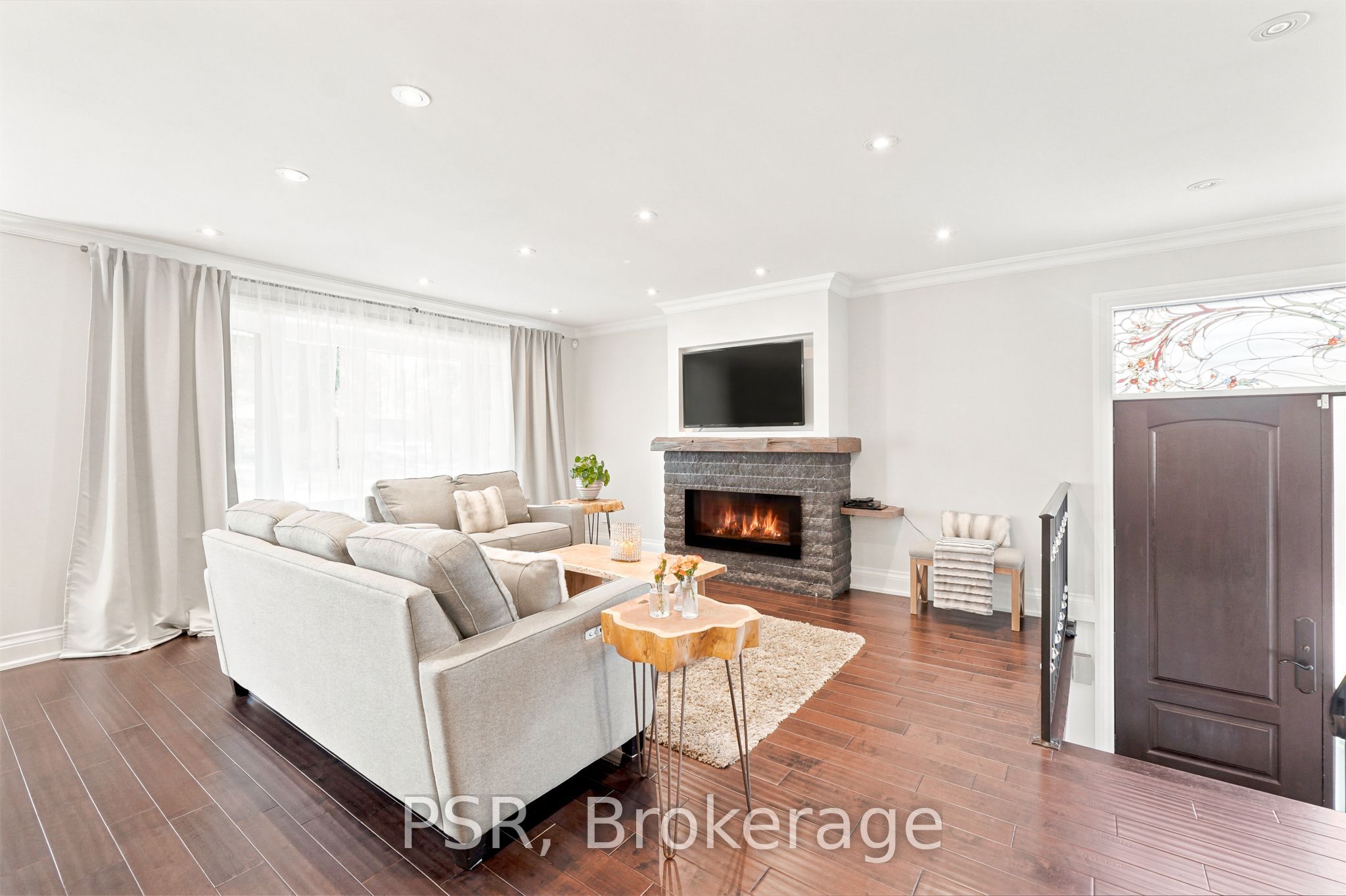 61 Robinglade Drive Property Photo 13