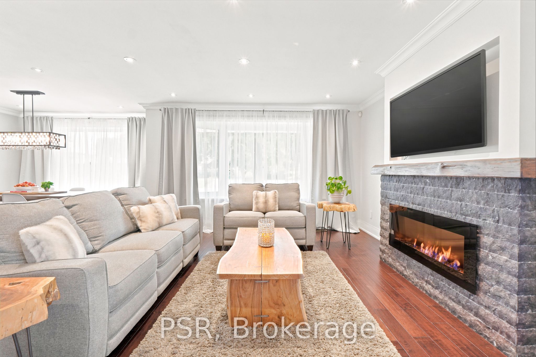 61 Robinglade Drive Property Photo 14