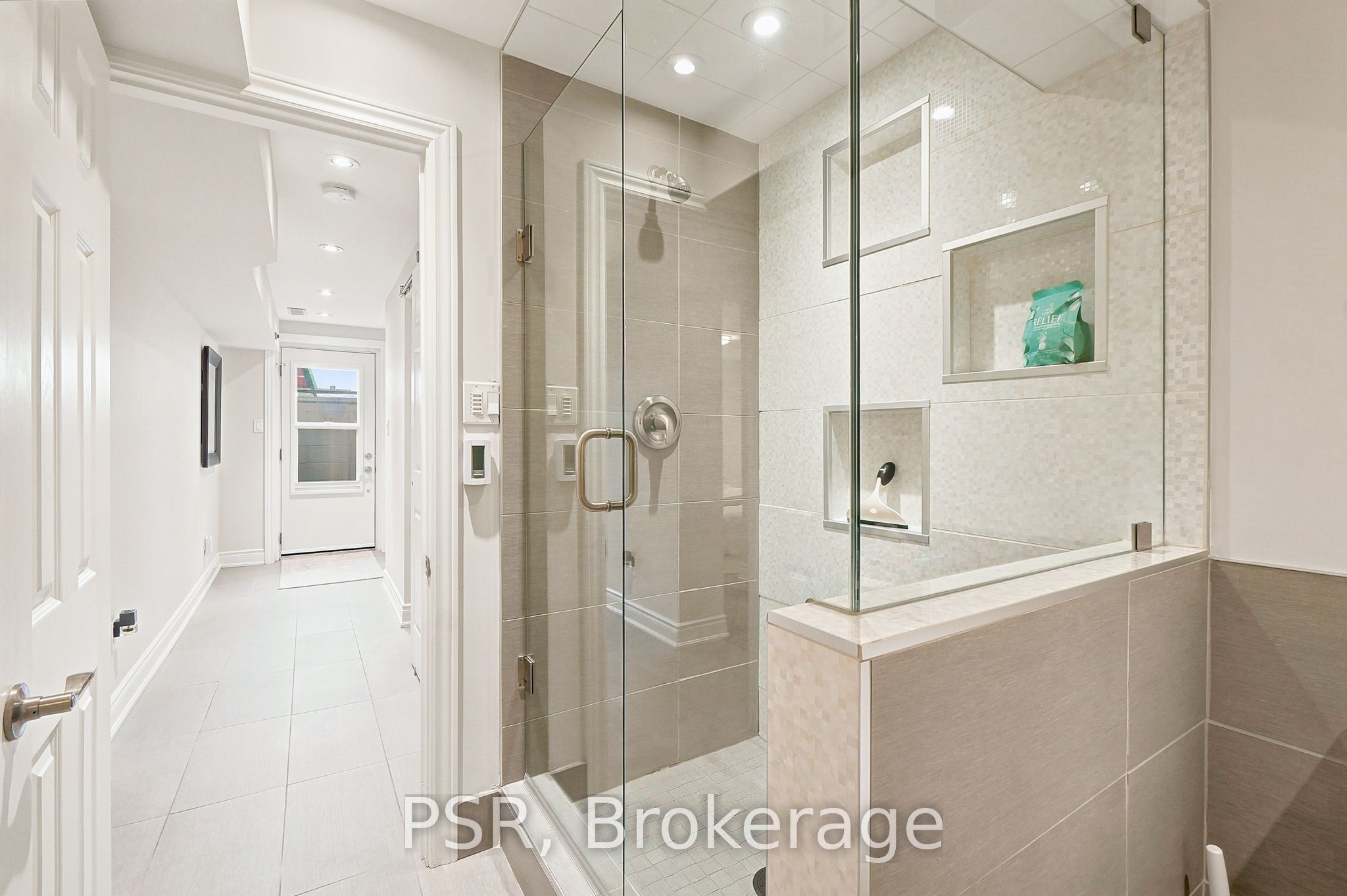 61 Robinglade Drive Property Photo 19