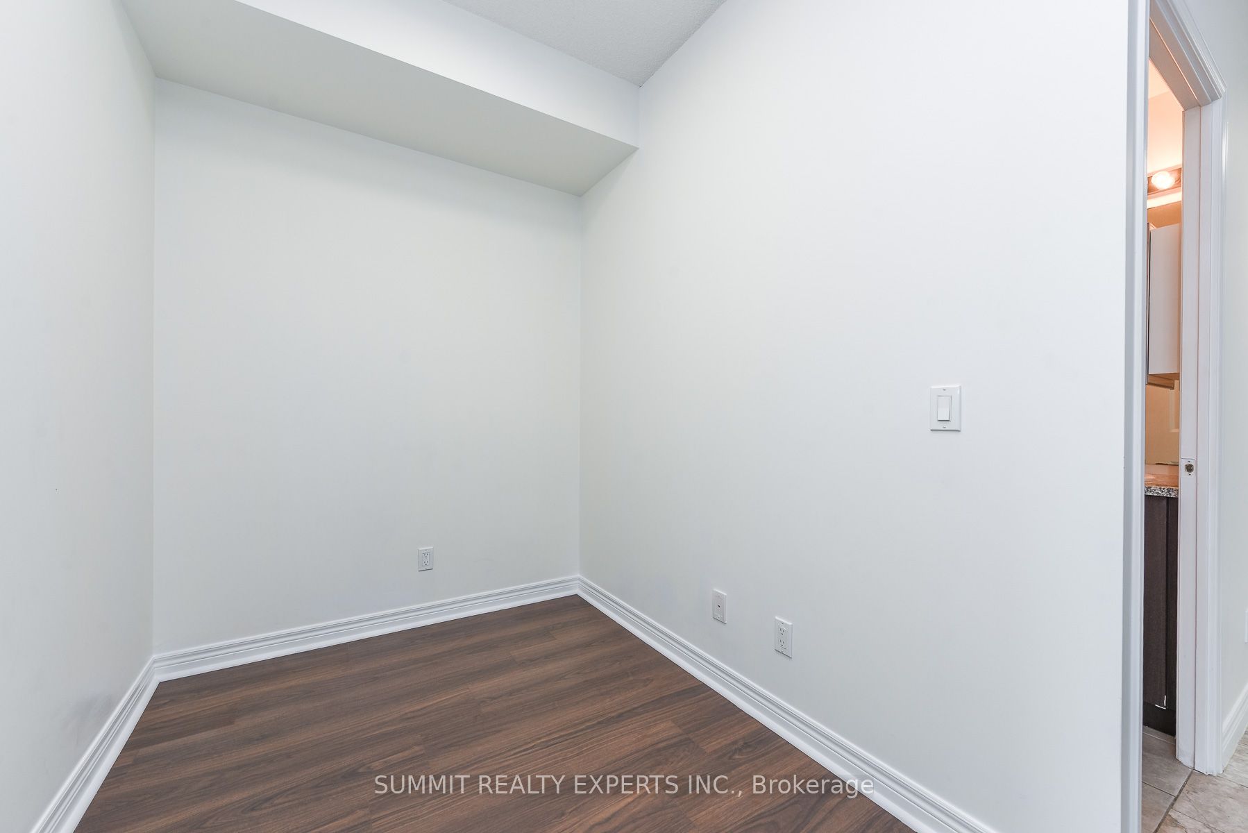 339 Rathburn Road W 1211 Property Photo 23