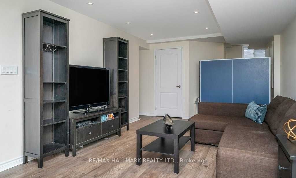 636 Evans Avenue 3 Property Photo 29
