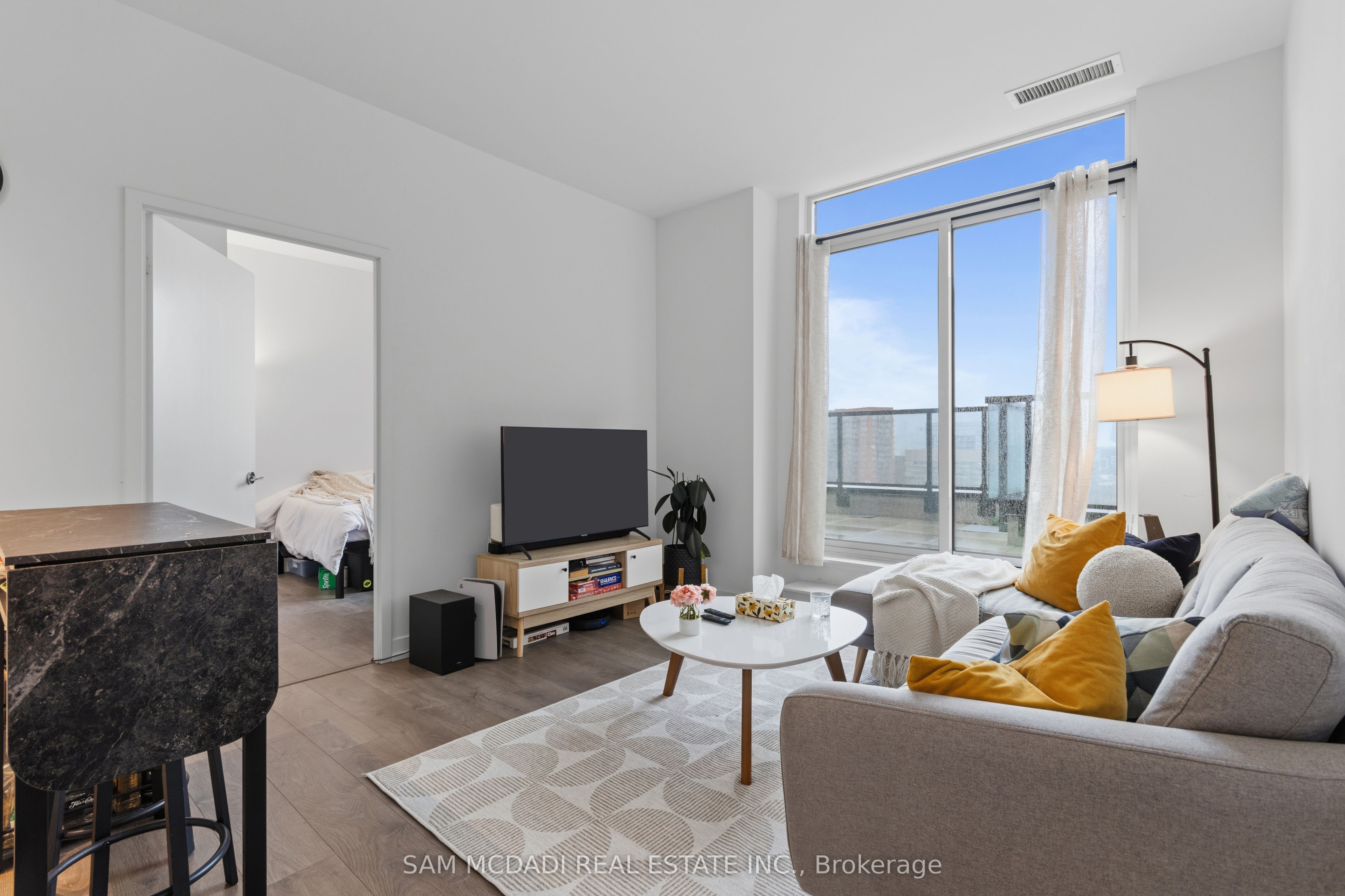 270 Dufferin Street Ph01 Property Photo 2