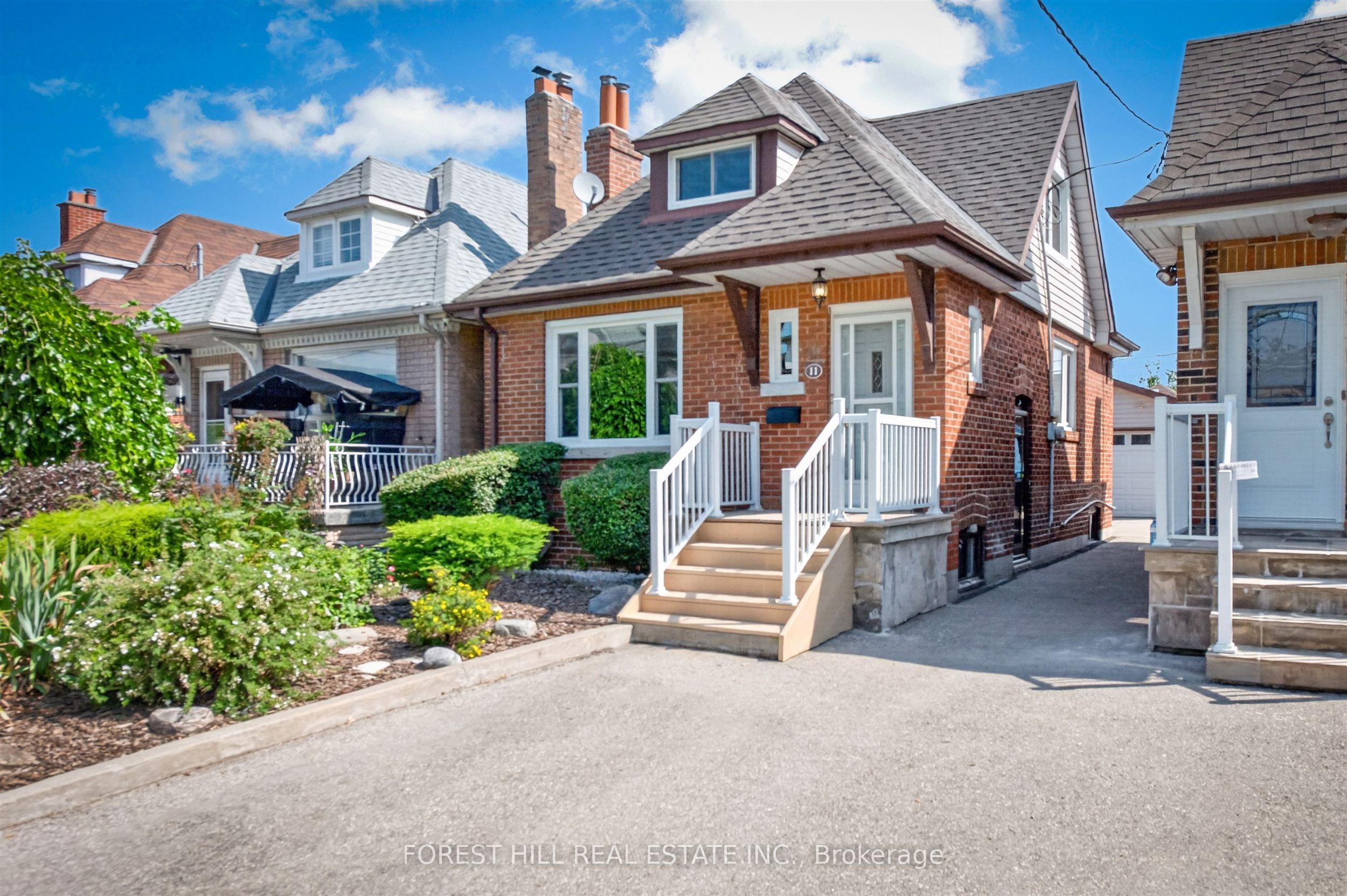 11 Yarrow Road
