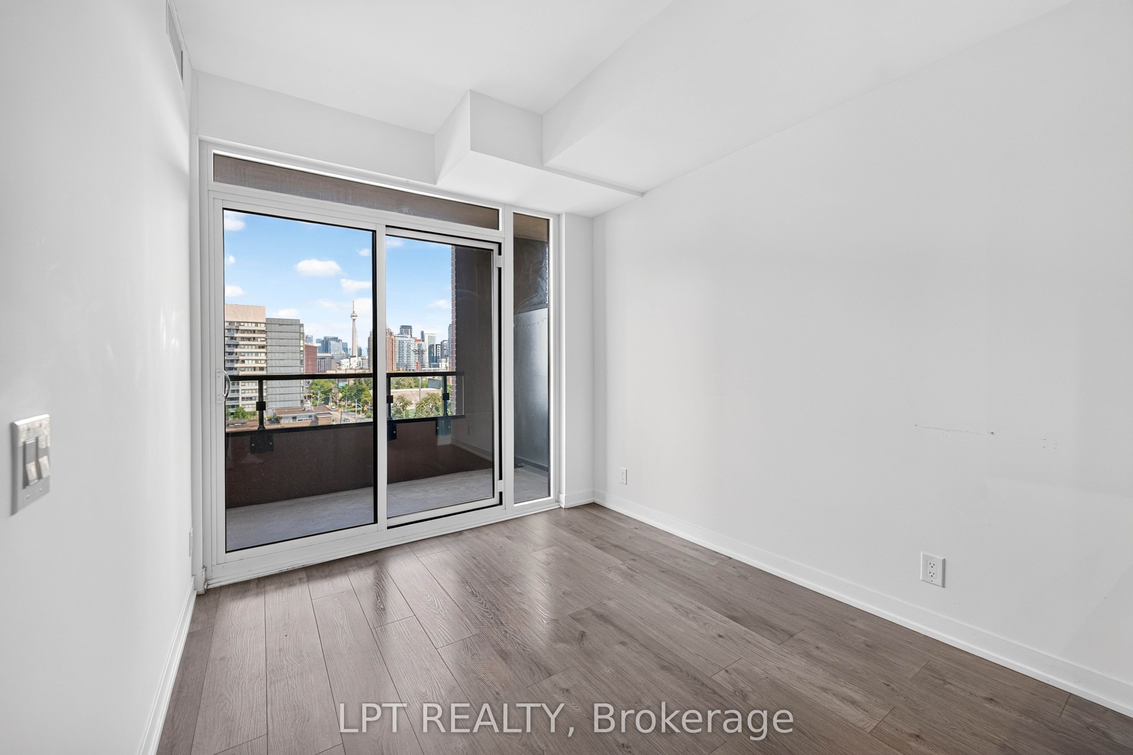 285 Dufferin Street 609 Property Photo 8