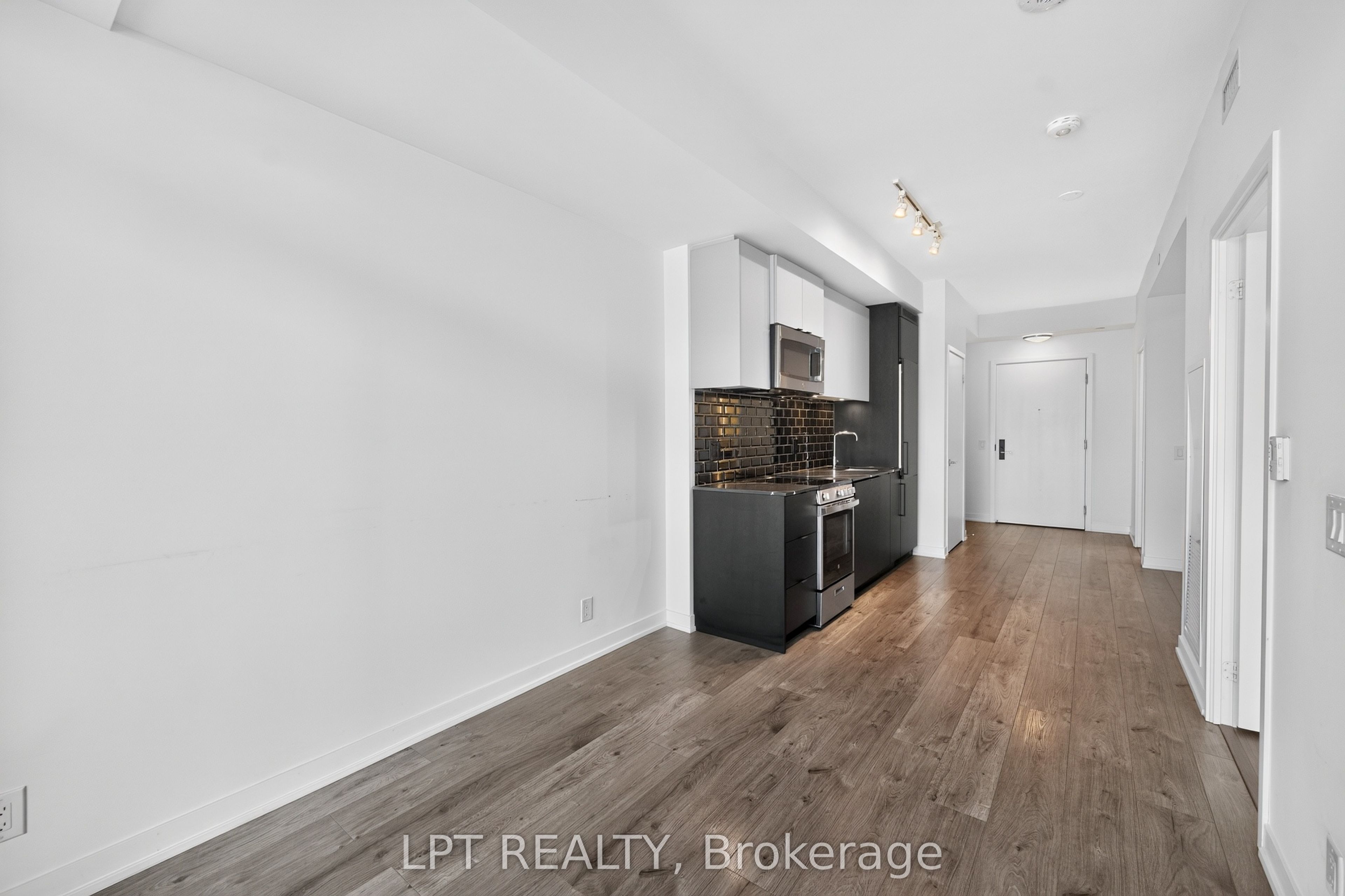 285 Dufferin Street 609 Property Photo 9