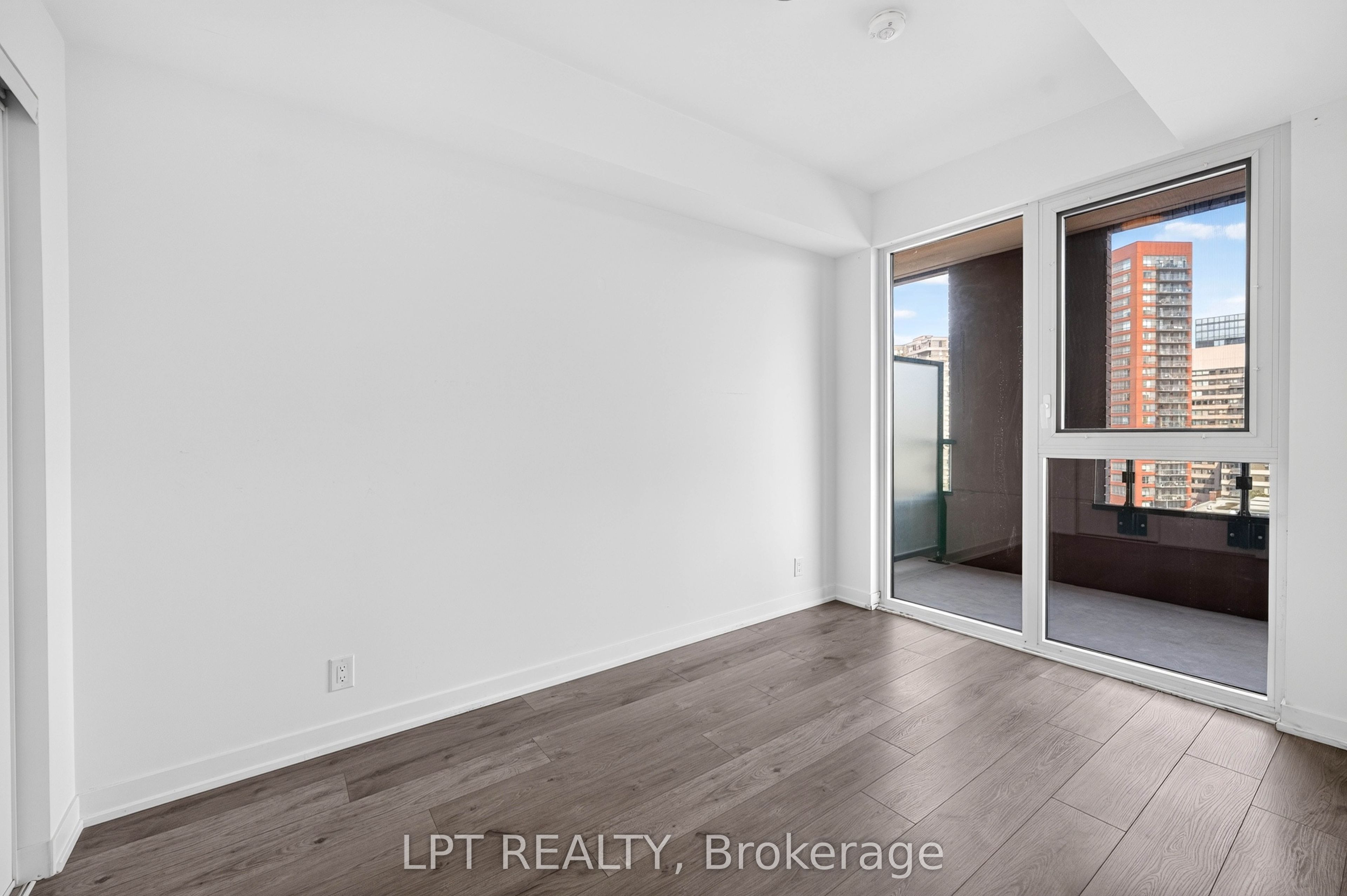 285 Dufferin Street 609 Property Photo 16