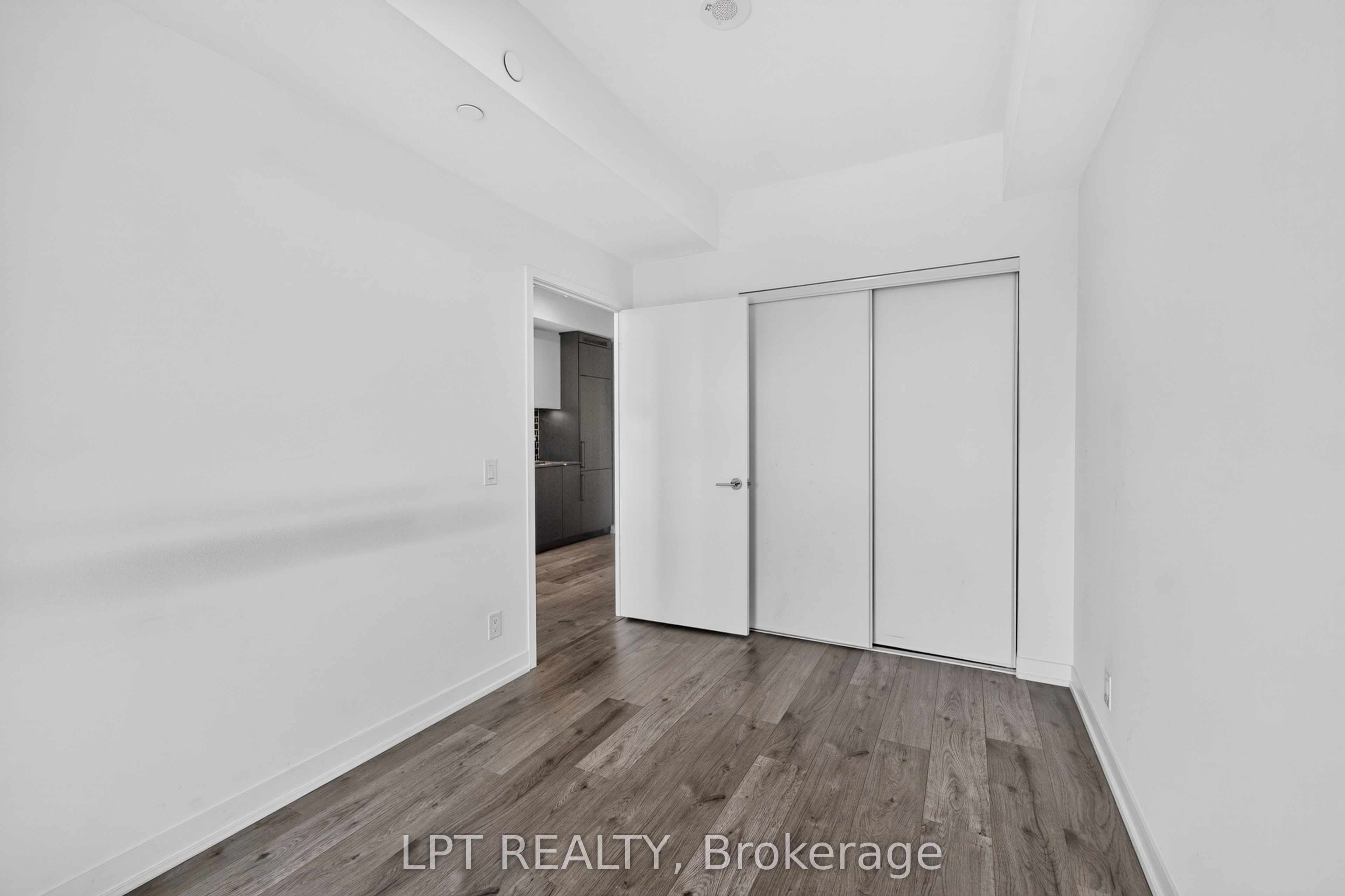 285 Dufferin Street 609 Property Photo 17