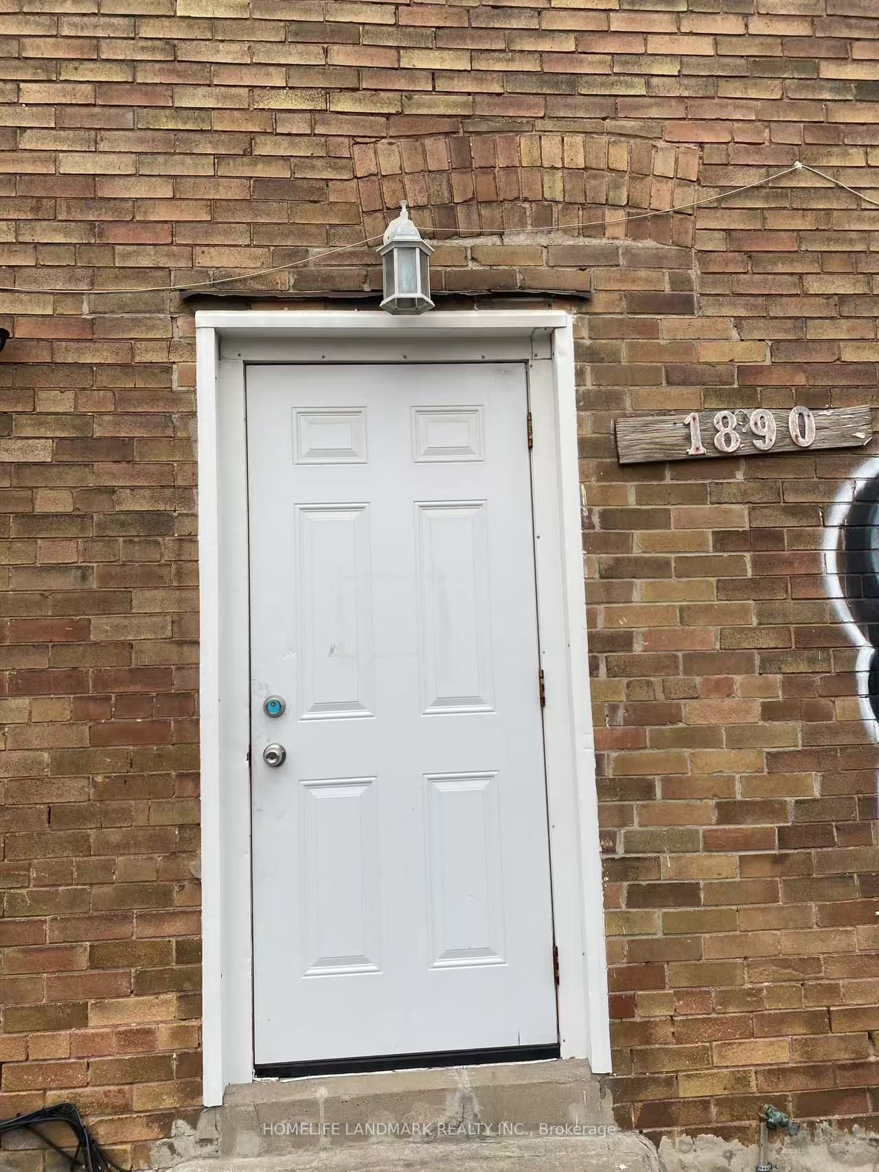1890 Dufferin Street Second Floor Property Photo 2