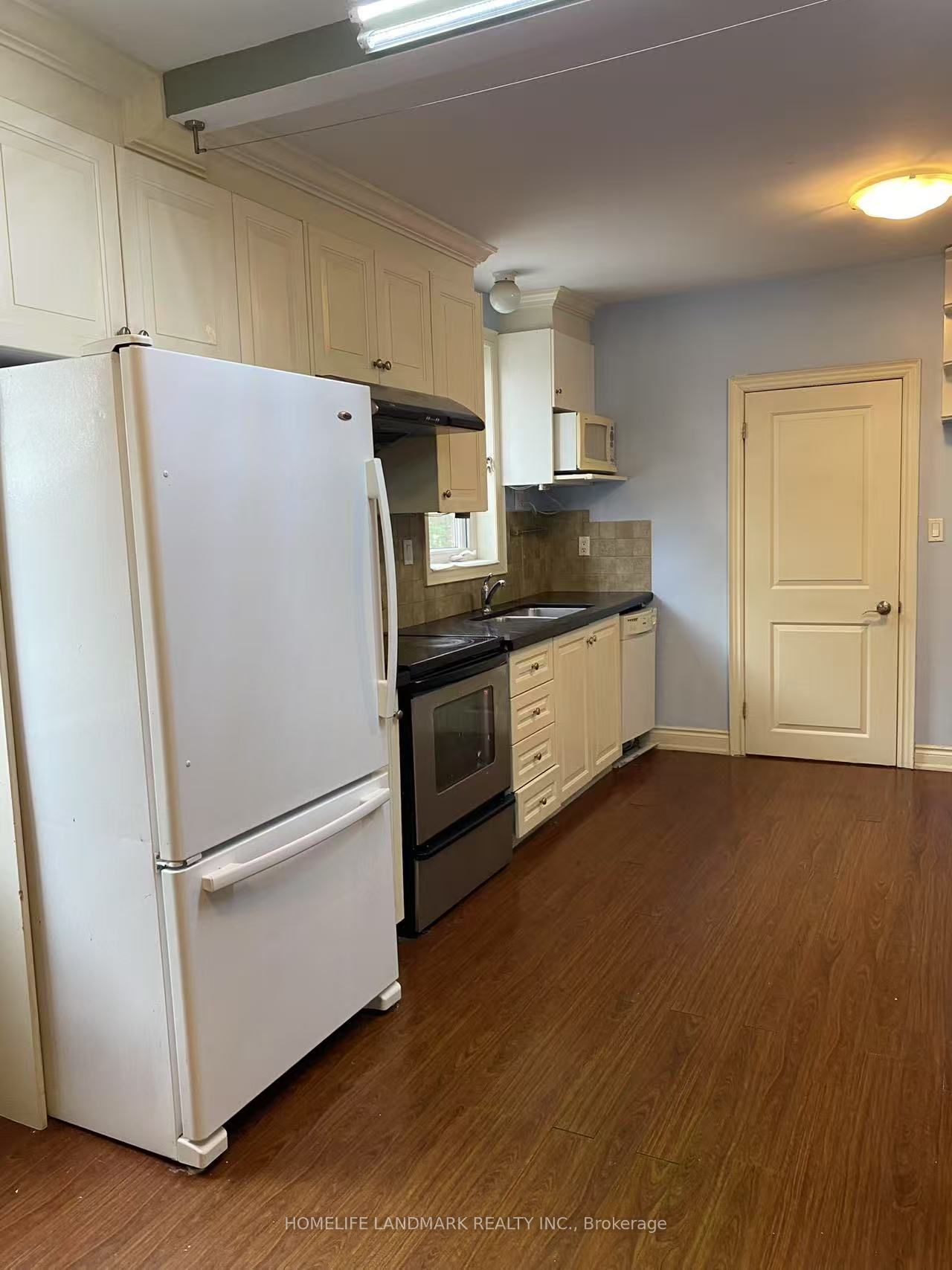 1890 Dufferin Street Second Floor Property Photo 5