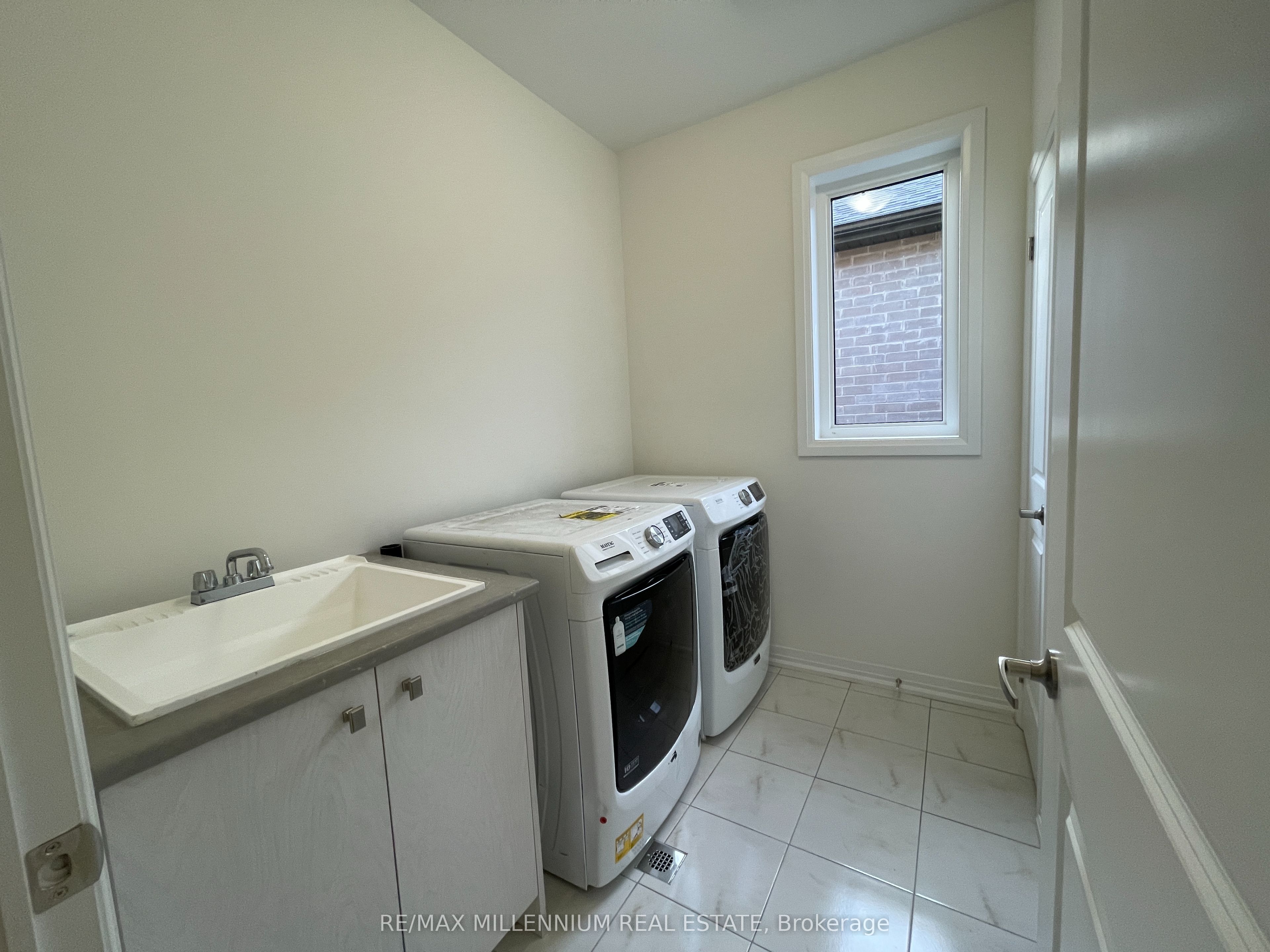 13 Haydrop Road Property Photo 16