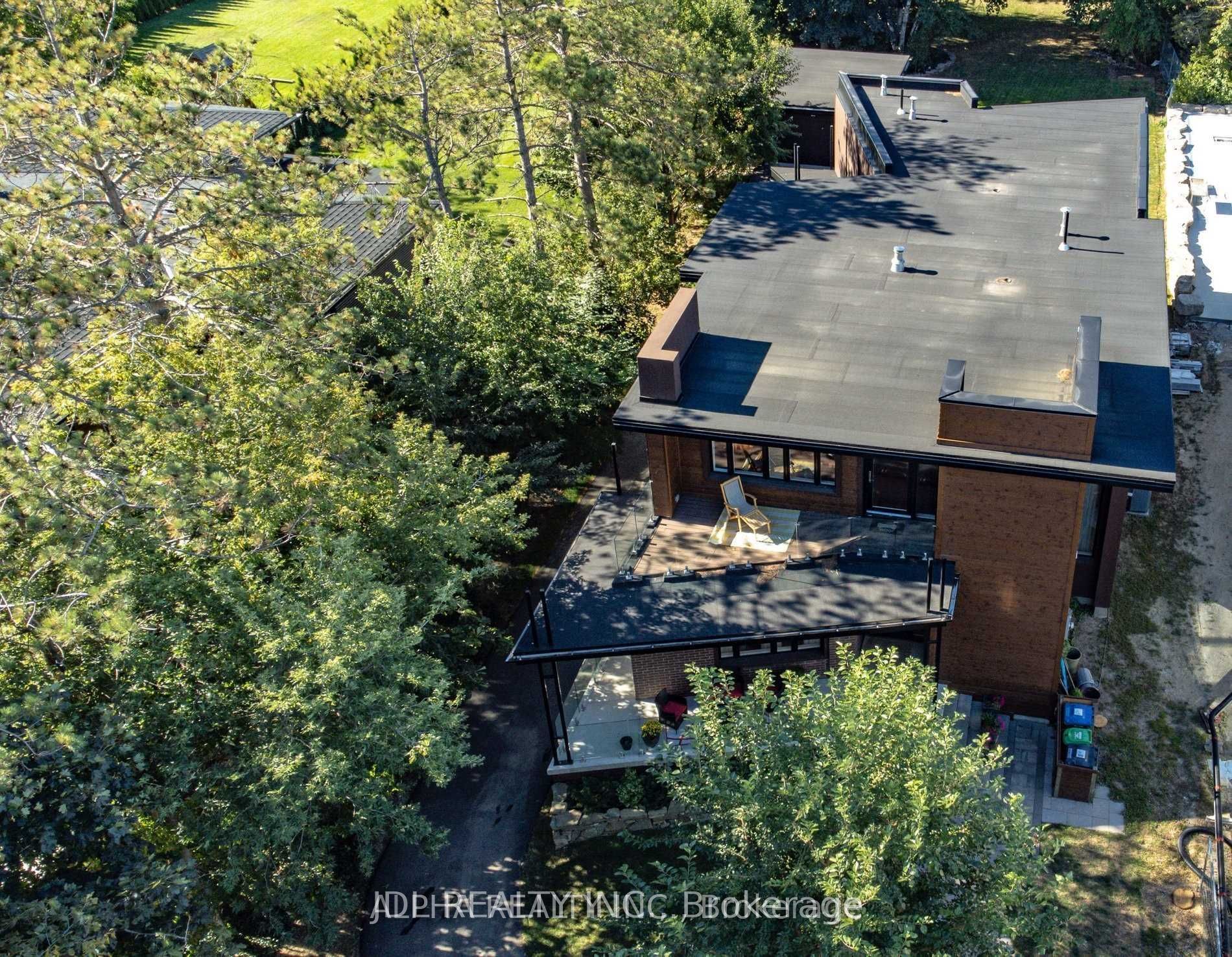 1436 Haig Boulevard Property Photo 1
