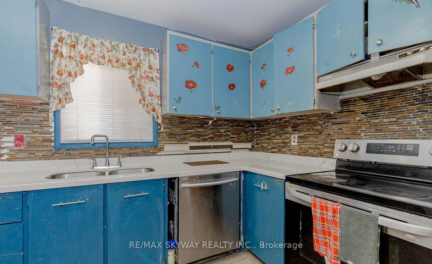 3 Hercules Court Property Photo 8