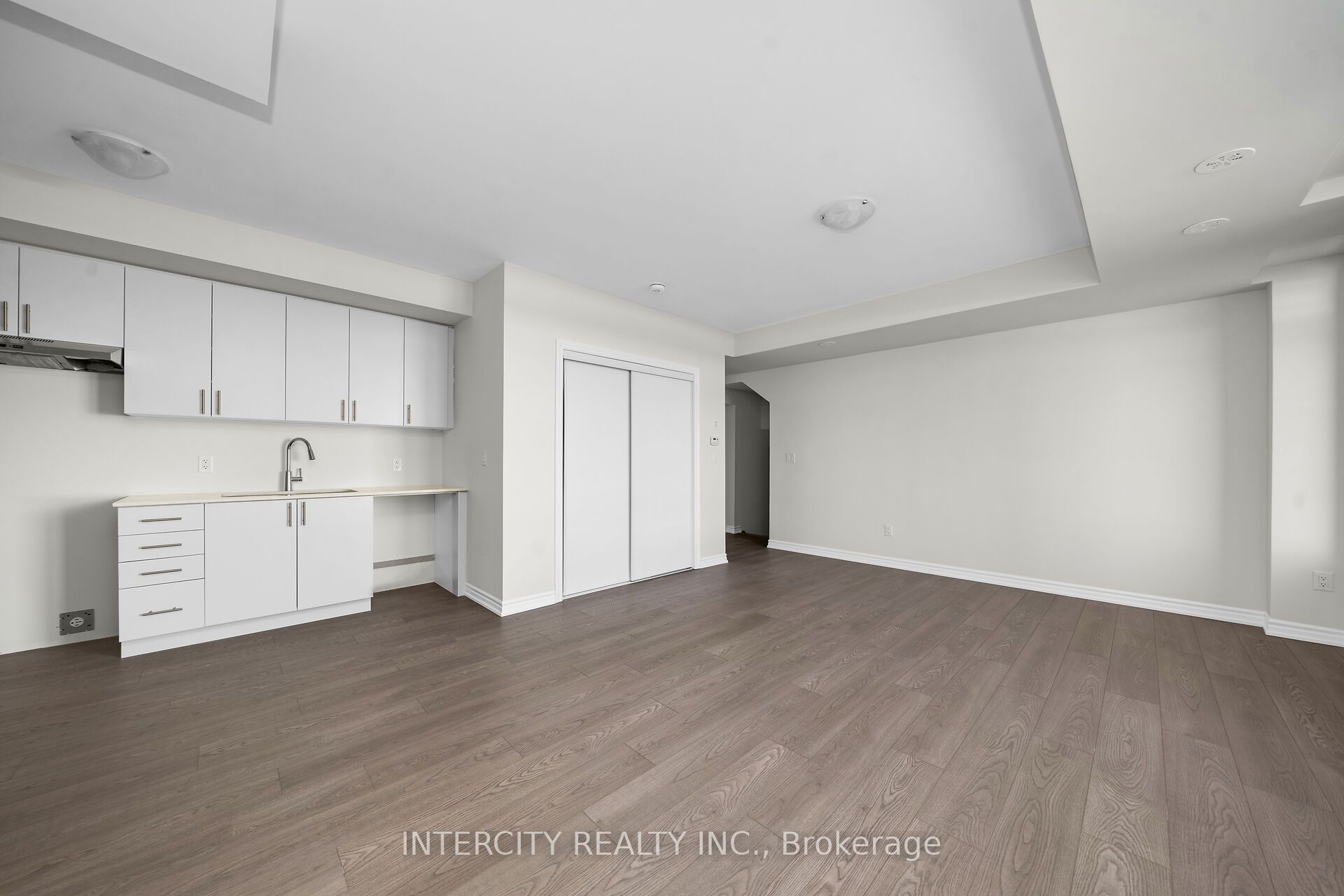 471 Tim Manley Avenue 31f Property Photo 3