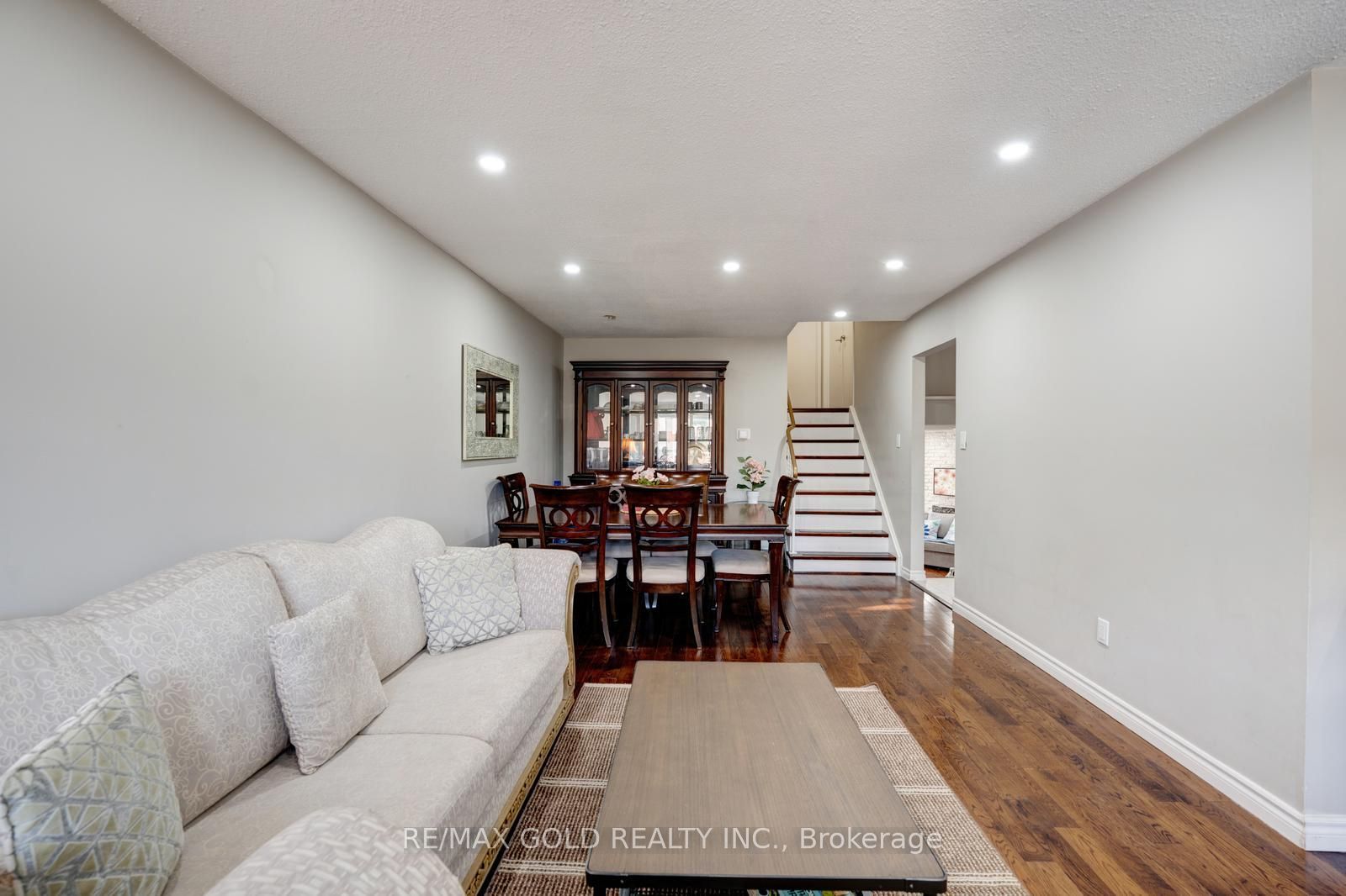 2848 Bucklepost Crescent Property Photo 6