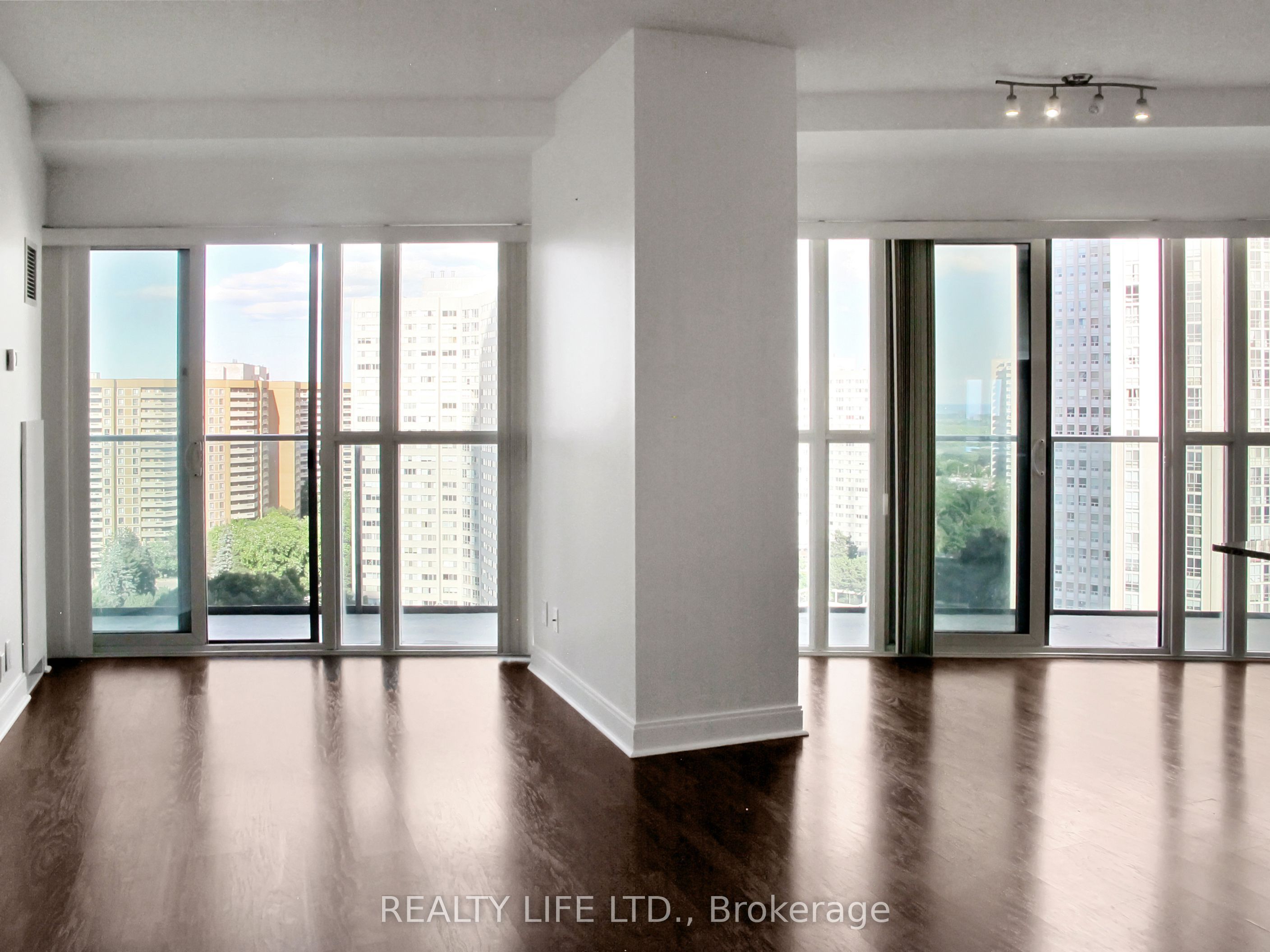 60 Absolute Avenue 1401 Property Photo 4