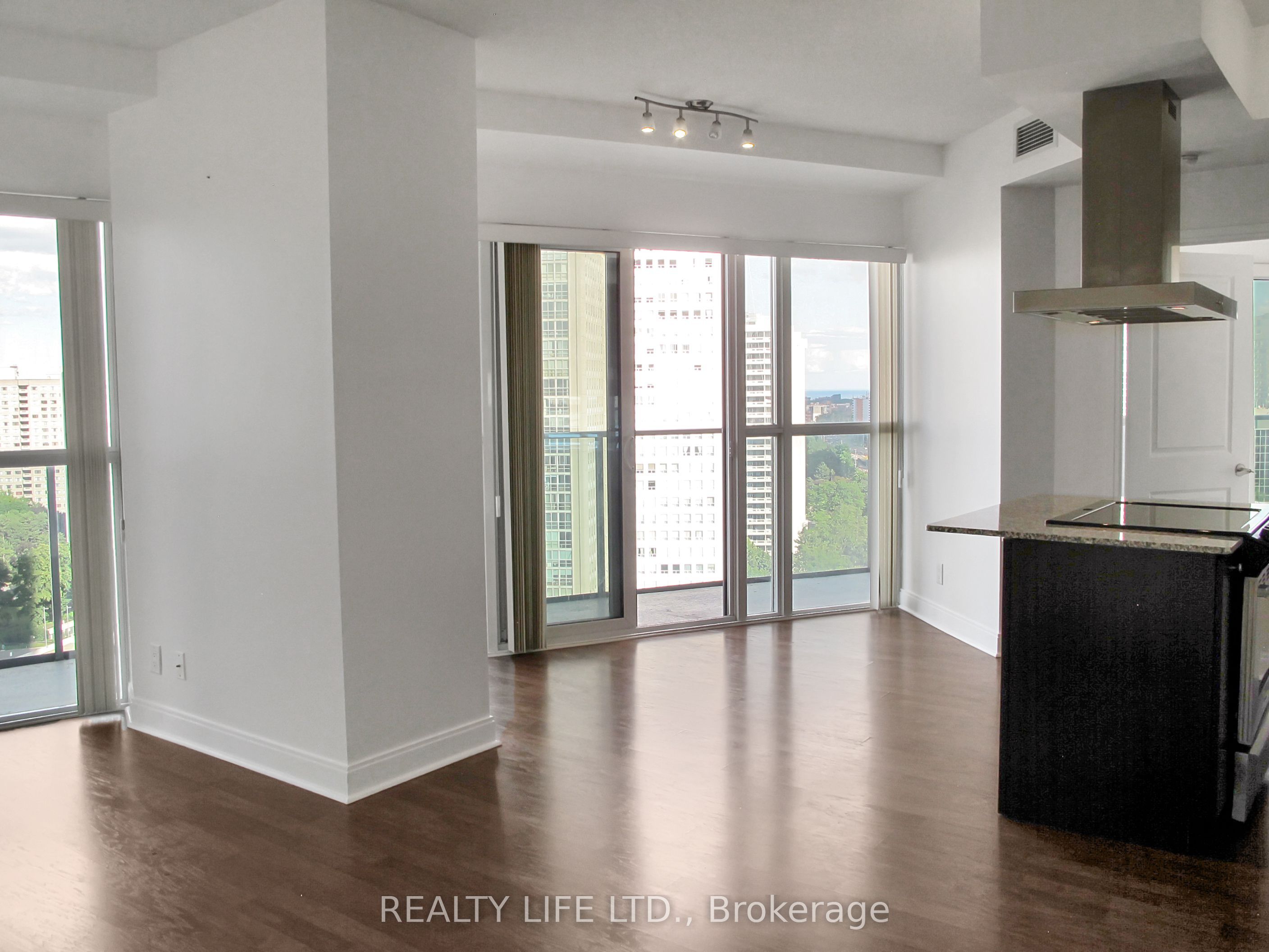 60 Absolute Avenue 1401 Property Photo 5
