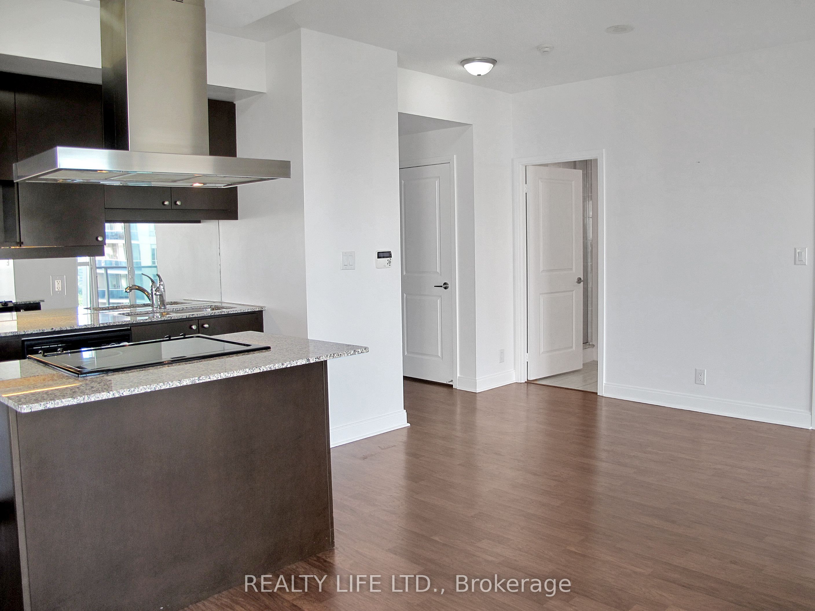 60 Absolute Avenue 1401 Property Photo 7
