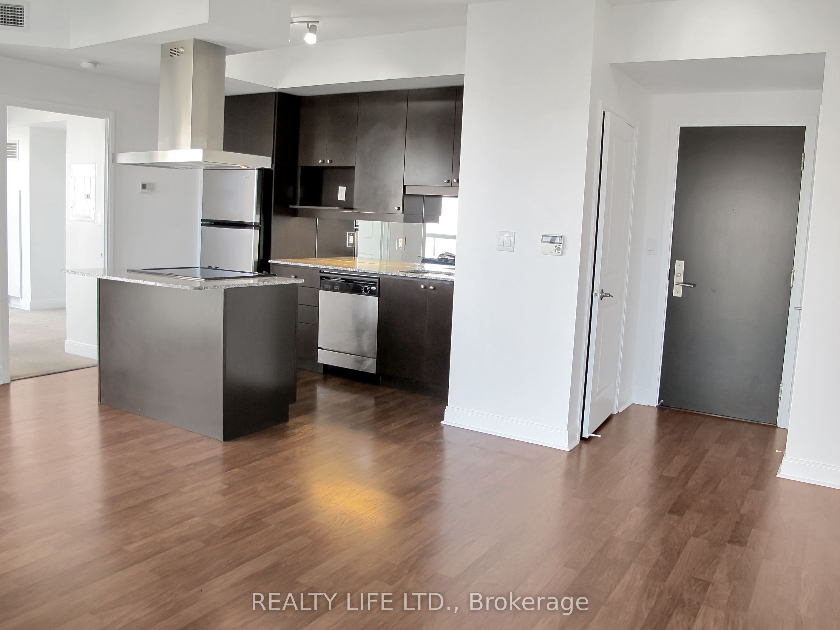 60 Absolute Avenue 1401 Property Photo 9