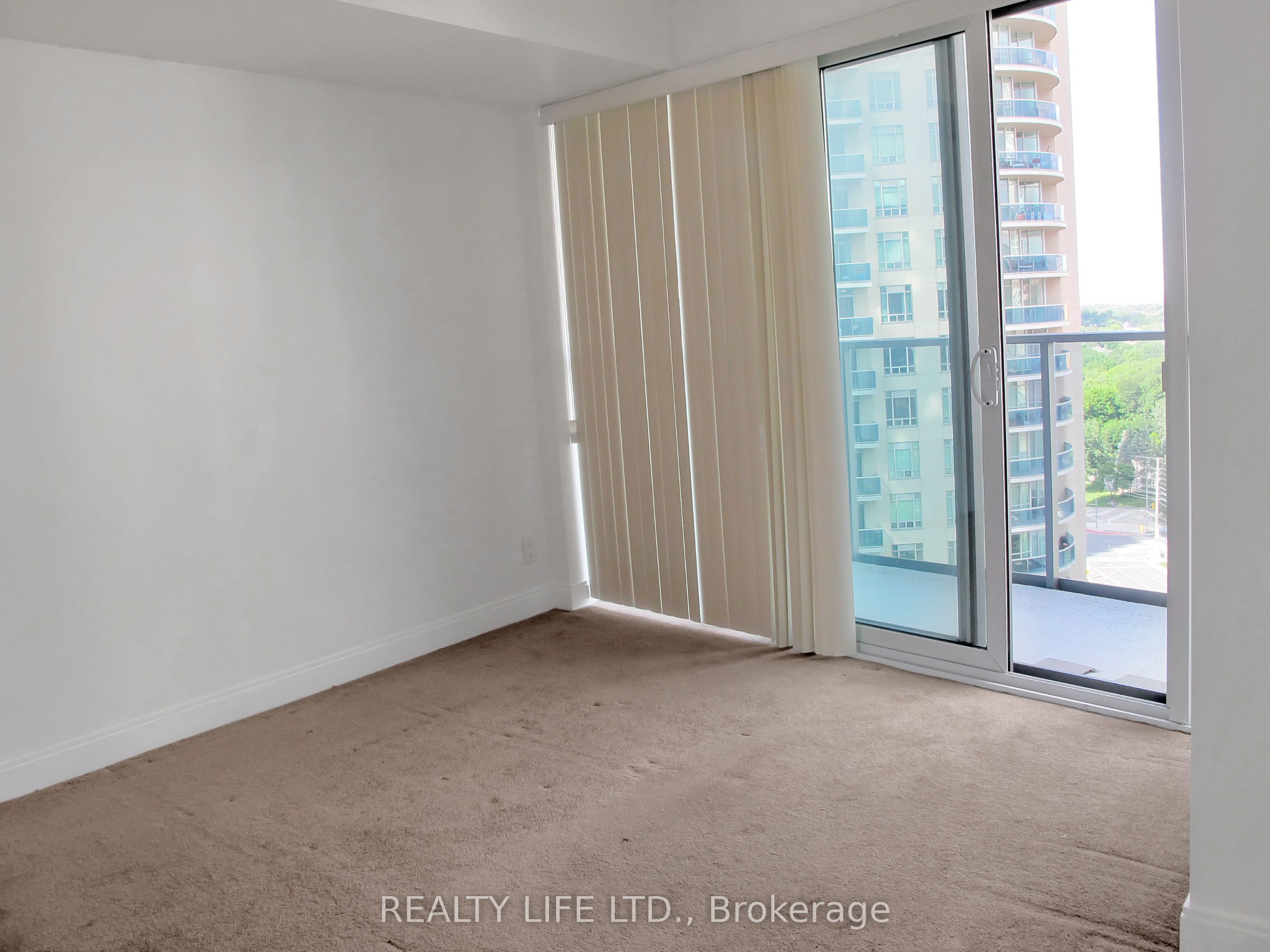 60 Absolute Avenue 1401 Property Photo 15