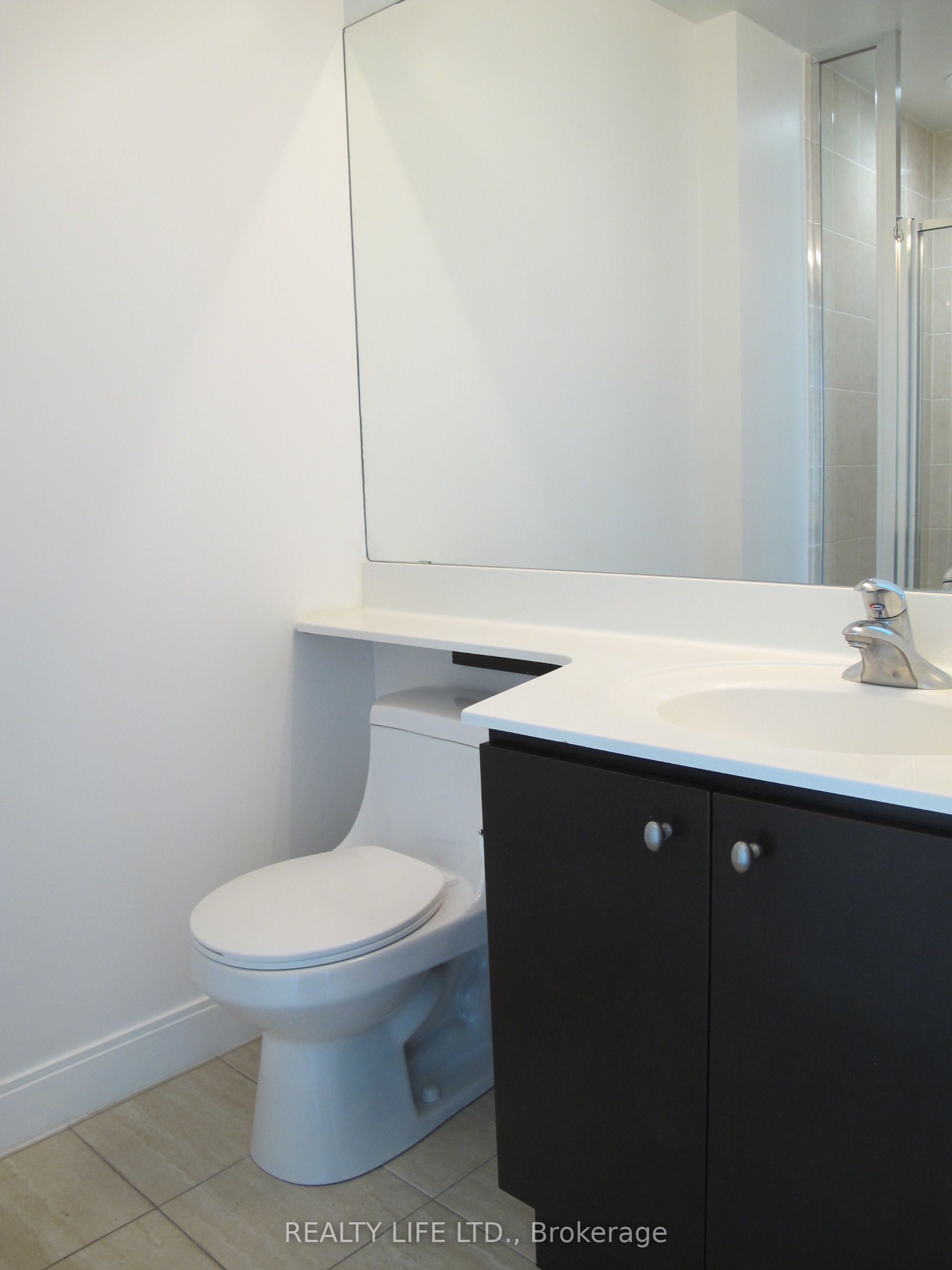 60 Absolute Avenue 1401 Property Photo 17