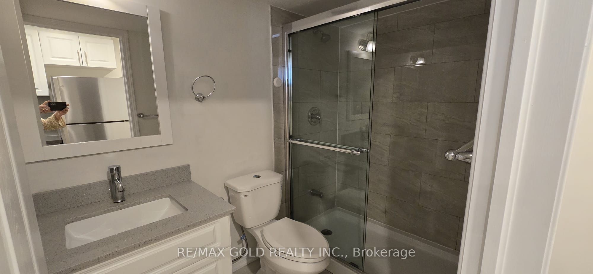 1226 Duignan (lower) Crescent Property Photo 12