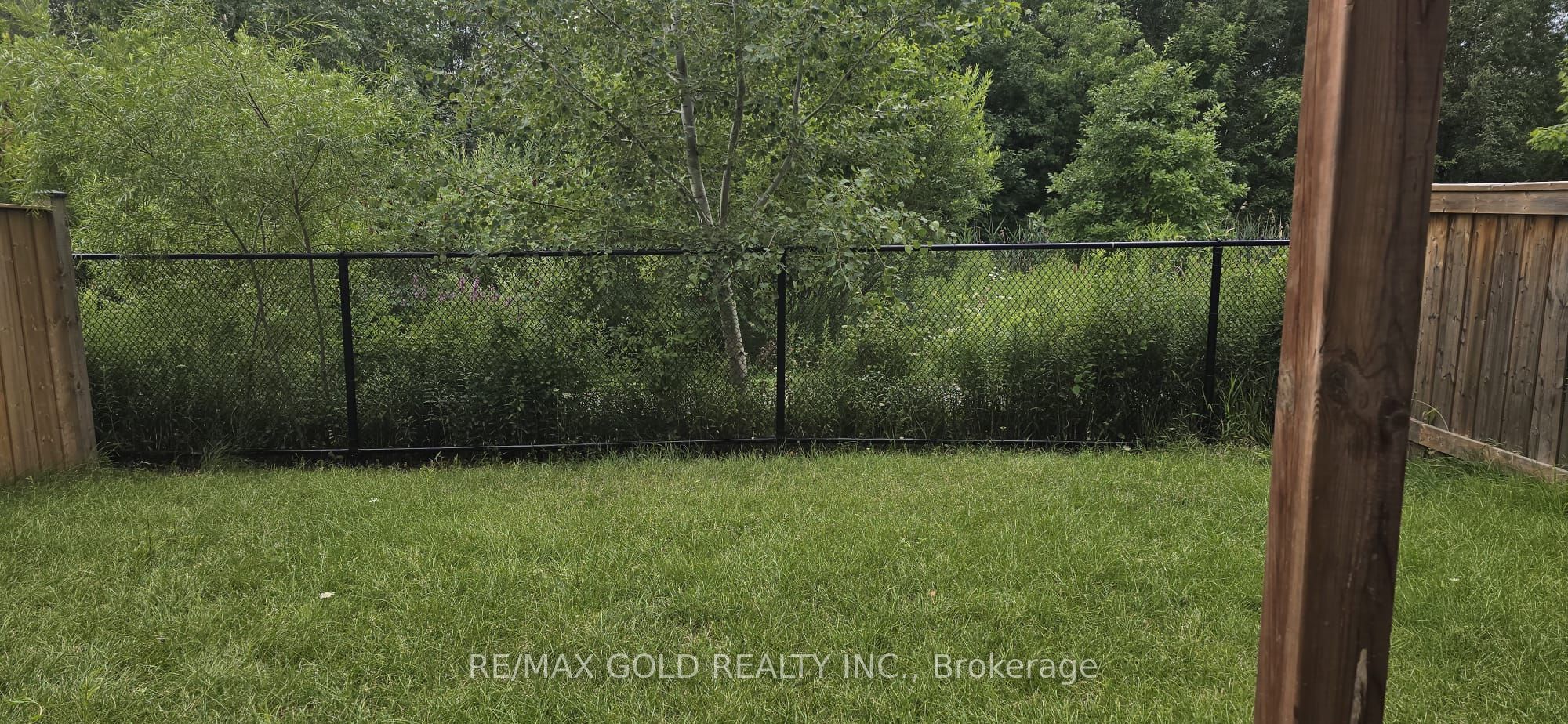 1226 Duignan (lower) Crescent Property Photo 17