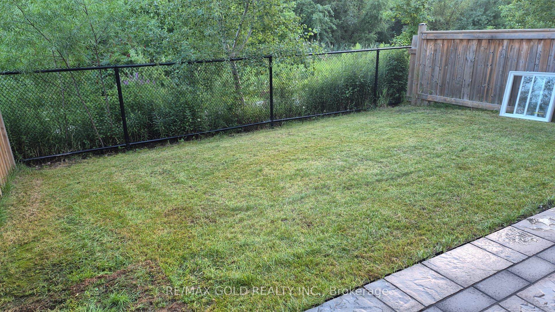 1226 Duignan (lower) Crescent Property Photo 18
