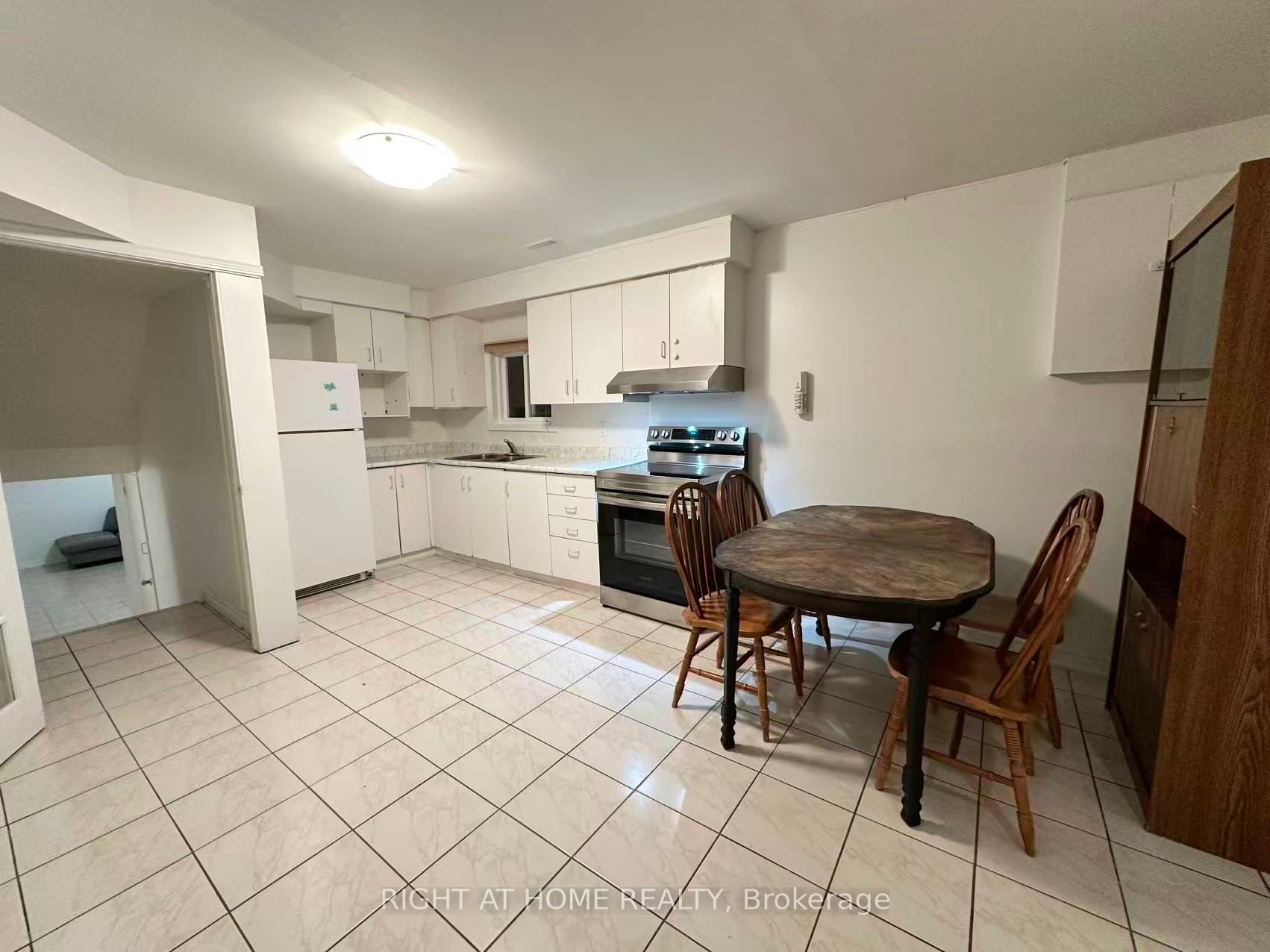 4125 Bishopstoke Lane Lower Property Photo 2