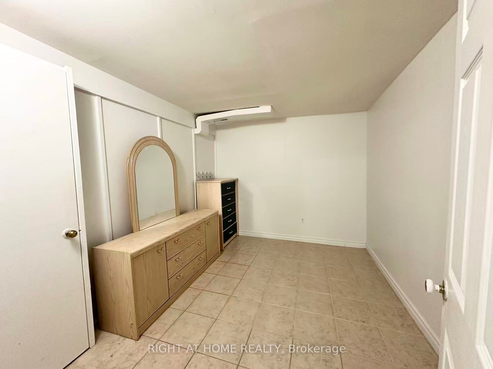 4125 Bishopstoke Lane Lower Property Photo 6