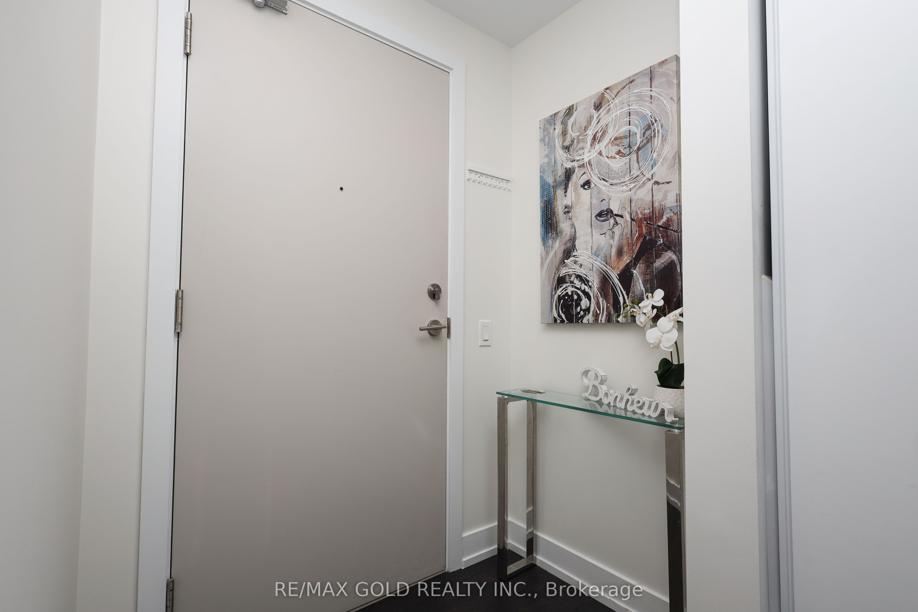 225 Veterans Drive 408 Property Photo 2