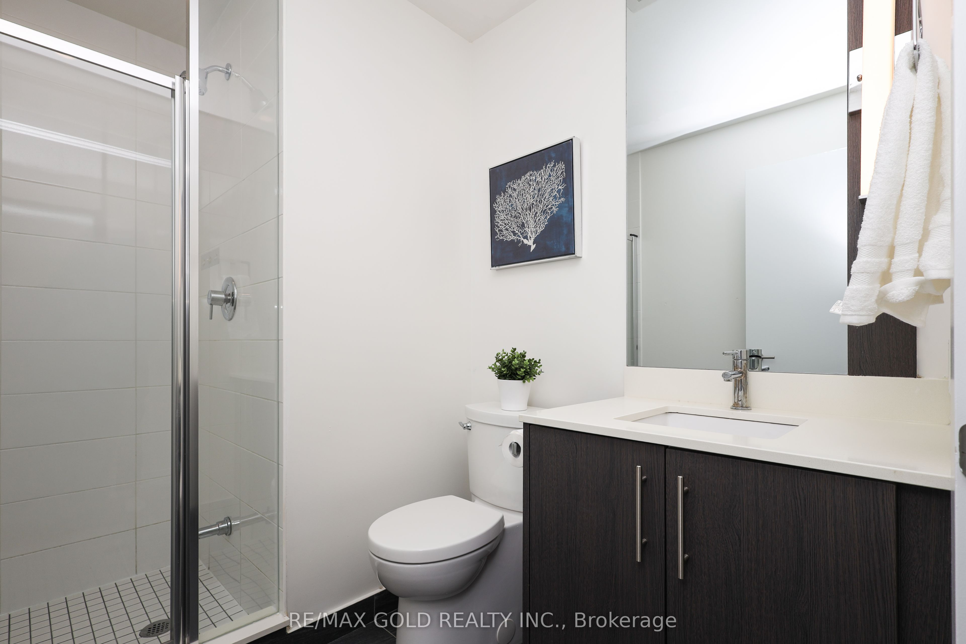 225 Veterans Drive 408 Property Photo 3