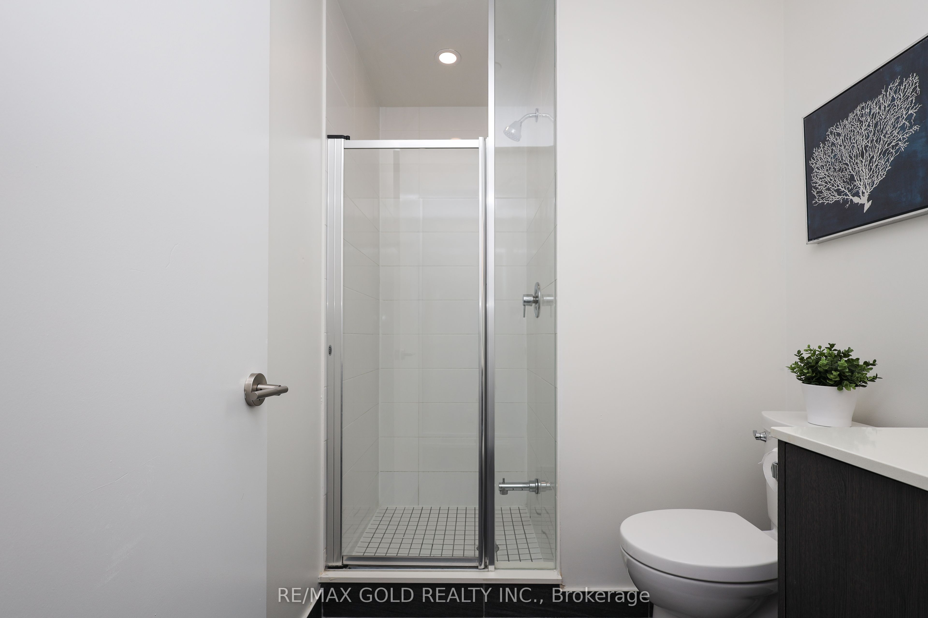225 Veterans Drive 408 Property Photo 4