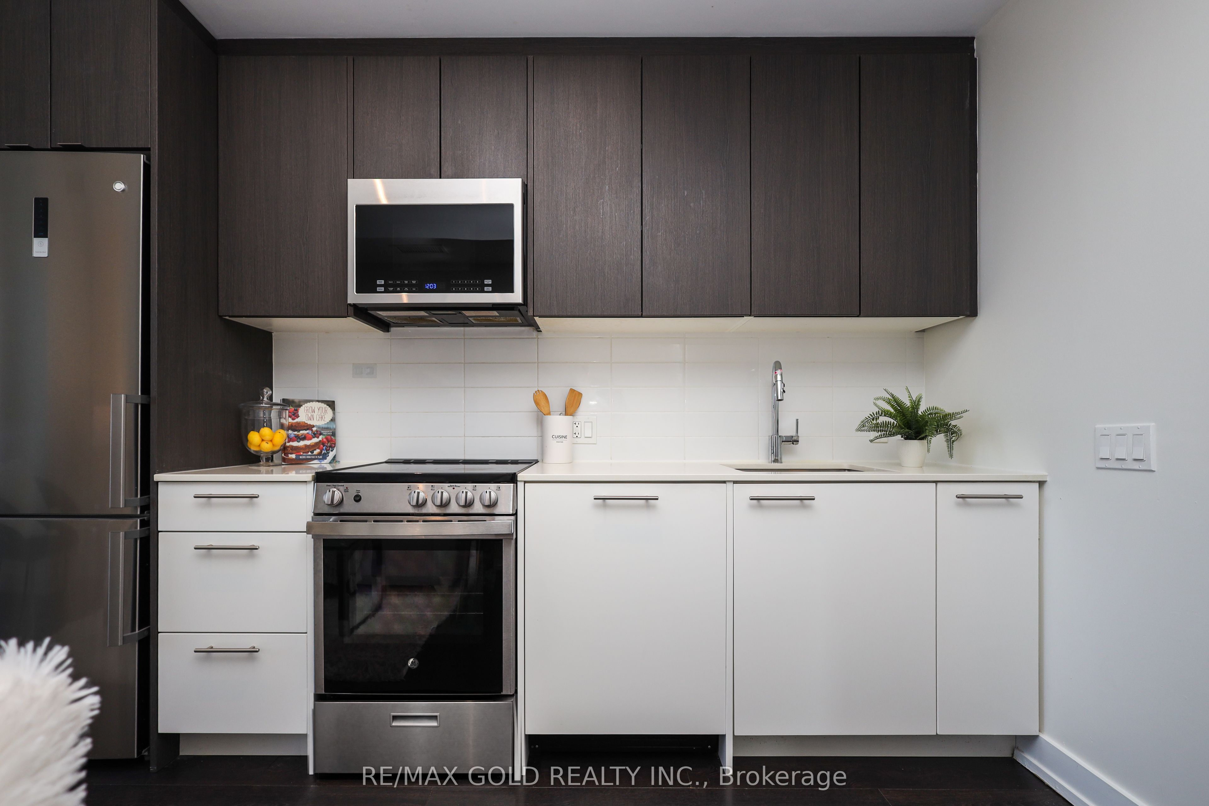 225 Veterans Drive 408 Property Photo 18