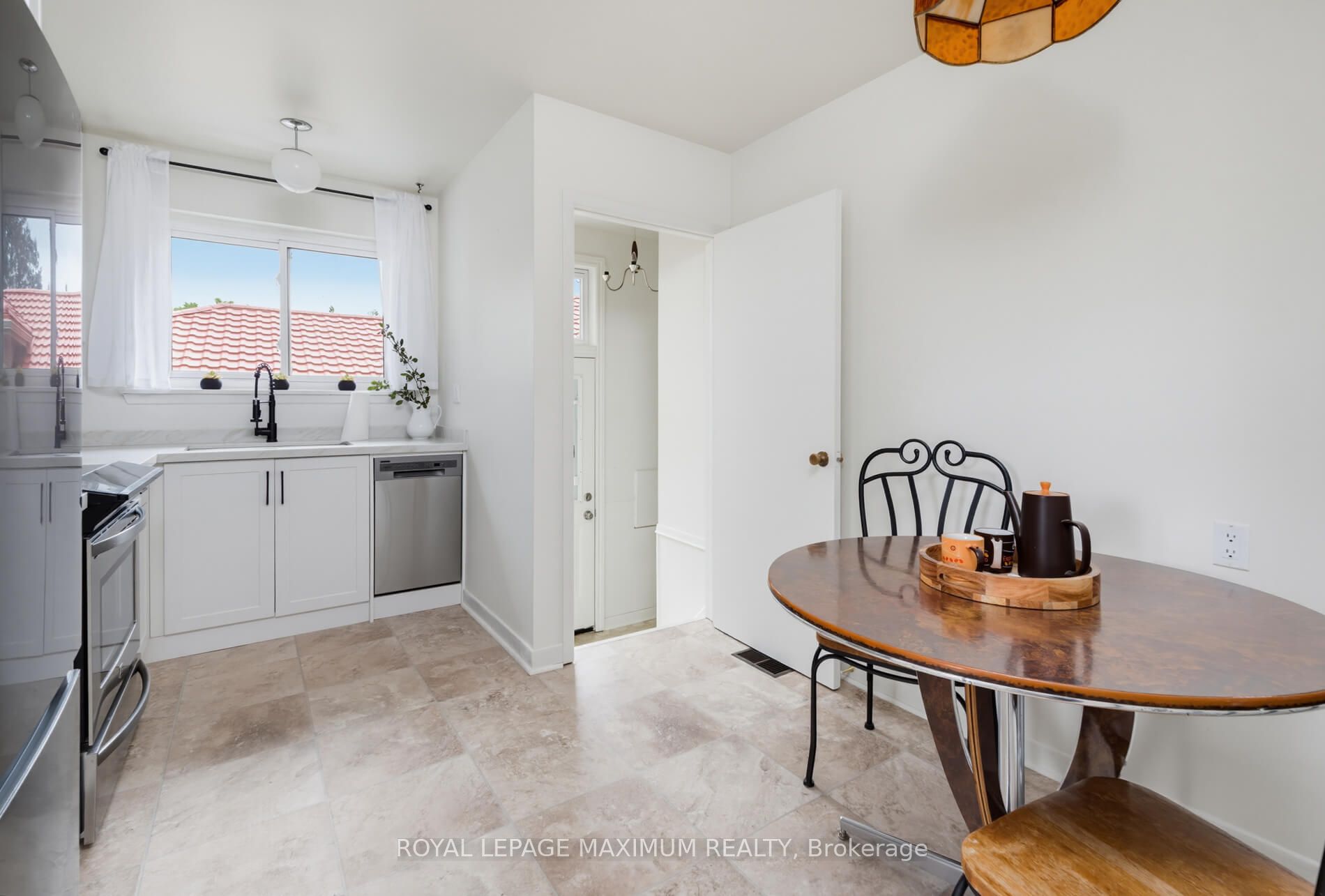 41 Strathavon Drive Property Photo 11